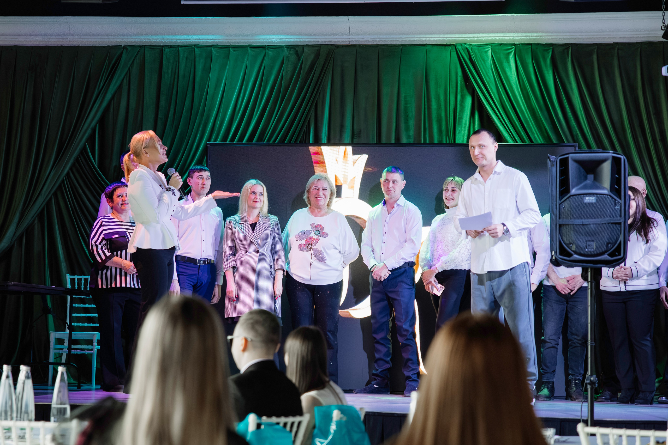 Империя Изобилия — выступления спикеров для предпринимателей. Свадебный фотограф в Иркутске Бобылев Никита