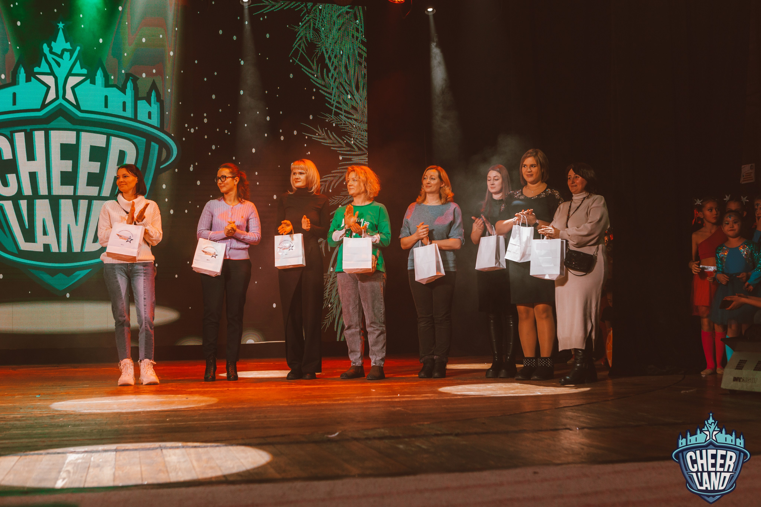 КОСМИЧЕСКОЕ НОВОГОДНЕЕ ПУТЕШЕСТВИЕ «CHEER LAND». Репортажный, семейный, свадебный, портретный фотограф