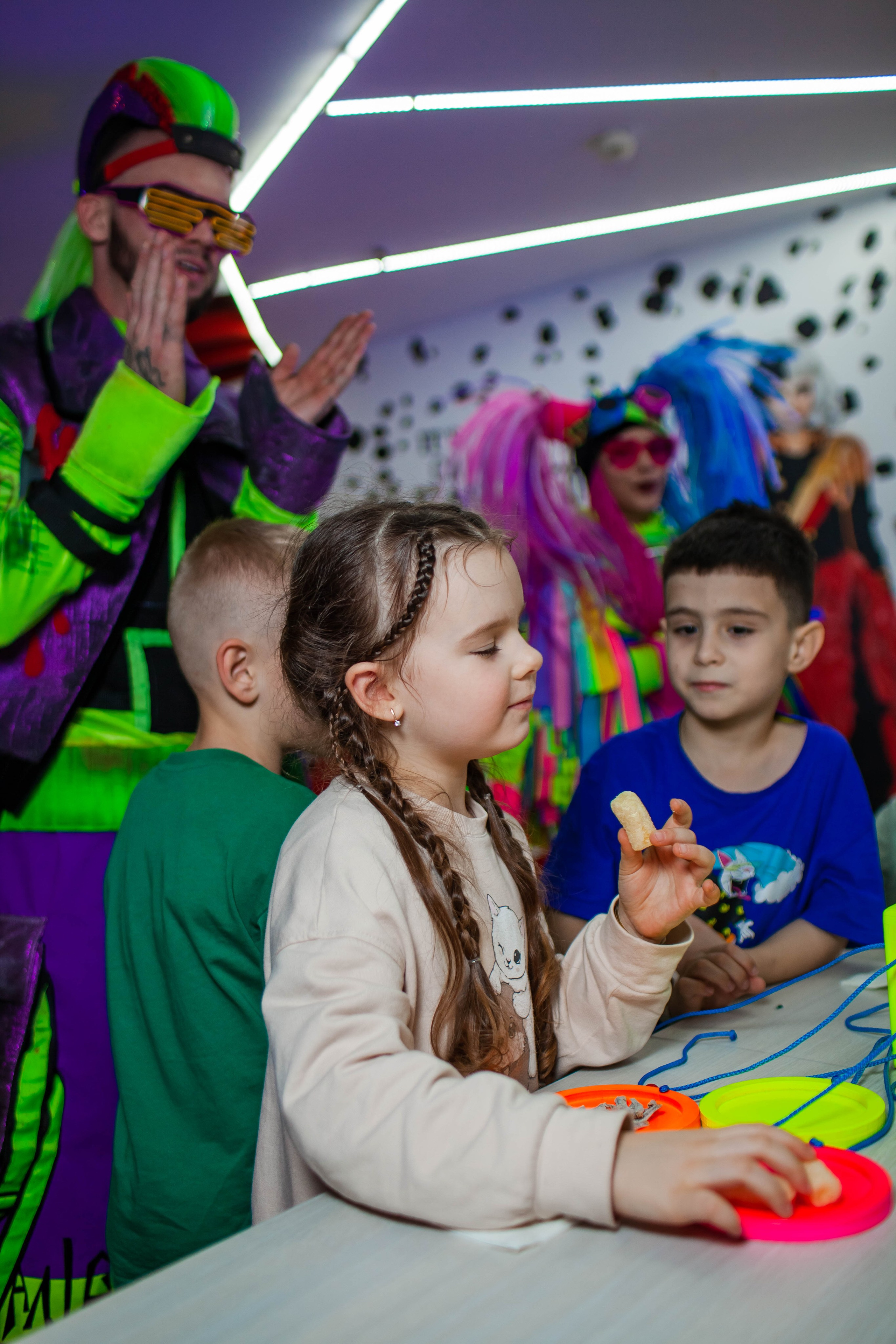 Неон Челендж День рождения Ярослава. Детский и семейный фотограф в Санкт-Петербурге Елизавета Сорокина