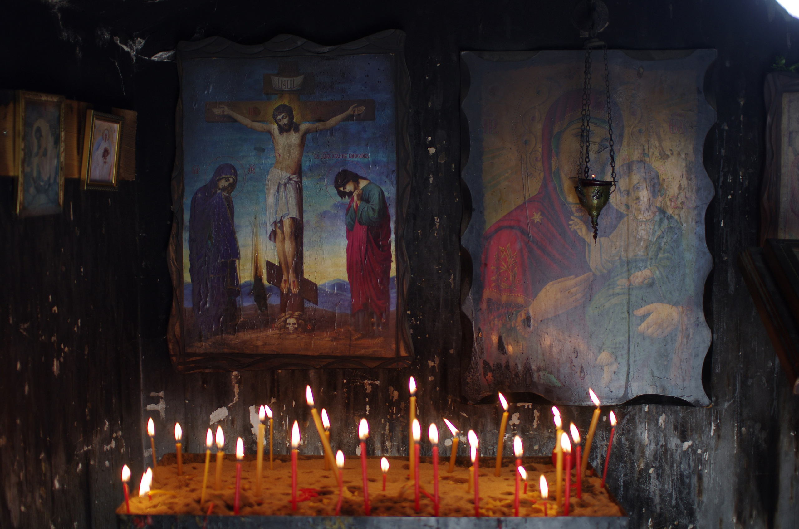 Крещение в Церкви Святого Георгия в Гогни. Портретный фотограф Денис Милютин