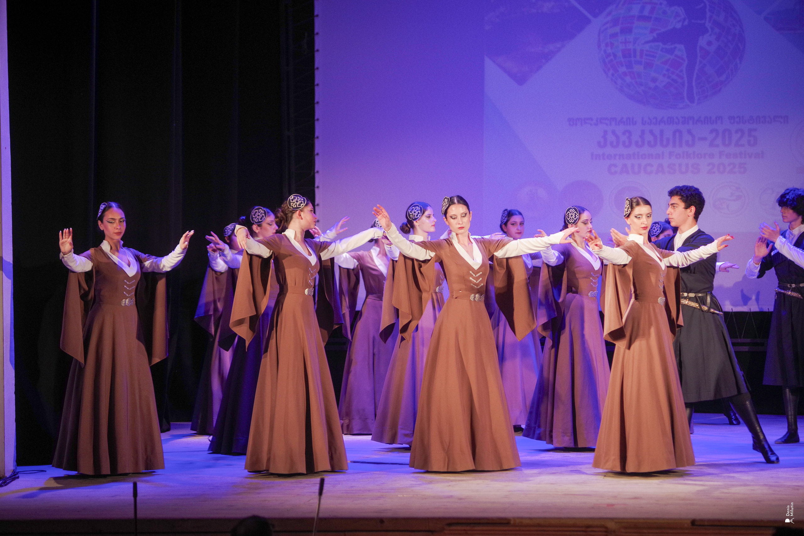 Танцы в прекрасном Они. Портретный фотограф Денис Милютин