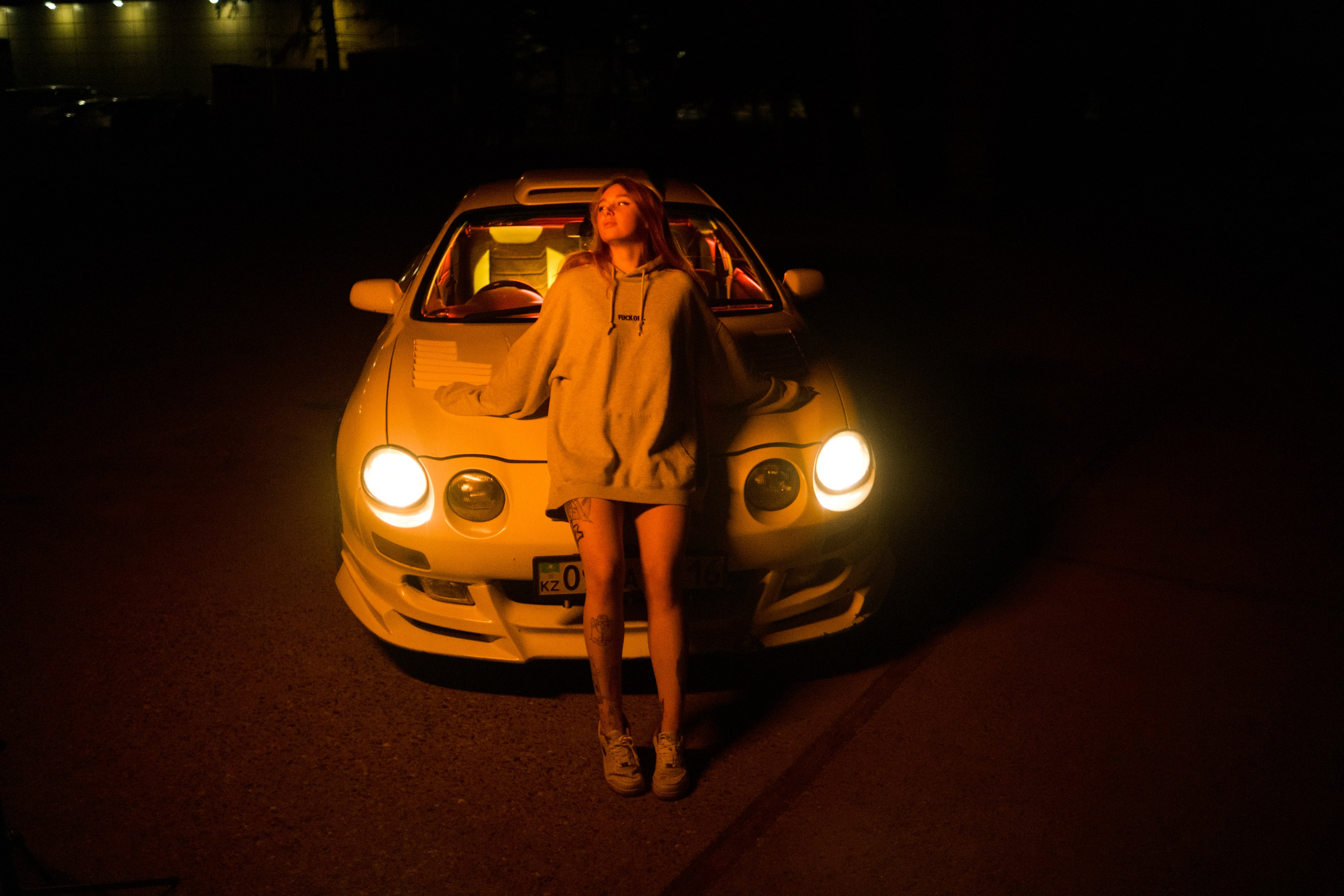 Вика и машина. Фотограф Коробова Екатерина