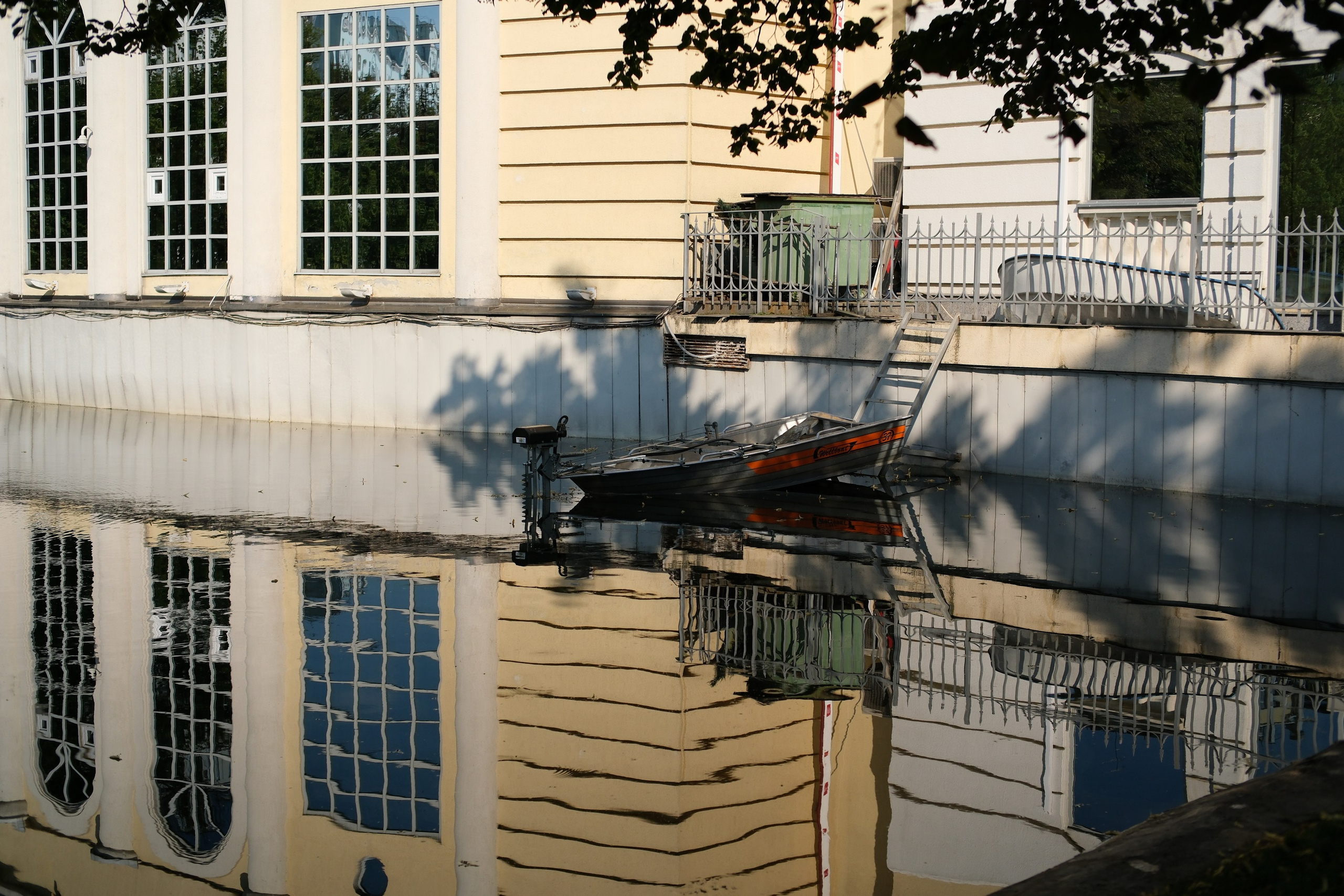 Улица, люди, жизнь…