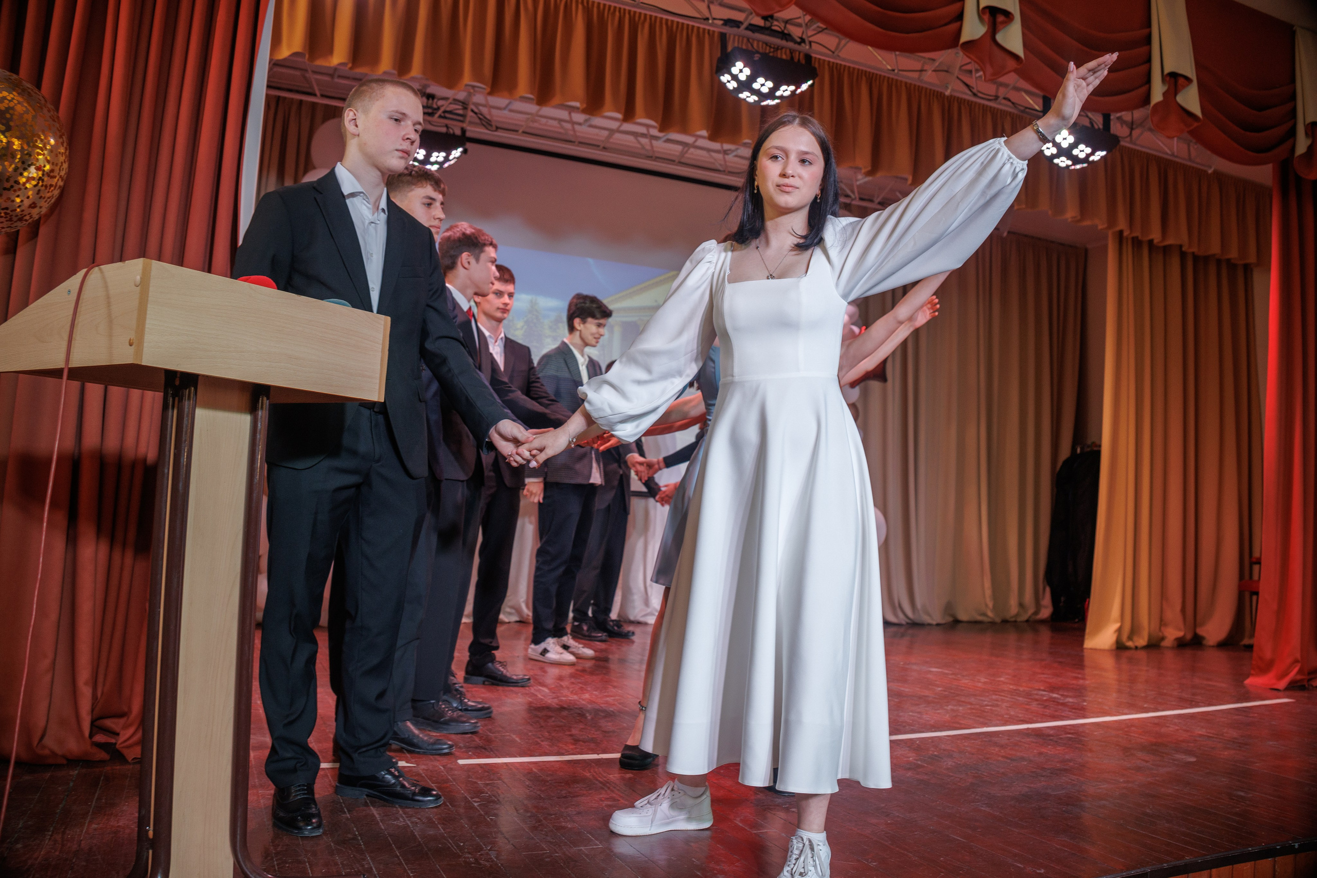 Вручение аттестатов. Свадебный и семейный фотограф в Новосибирске Ирина Дорошкова