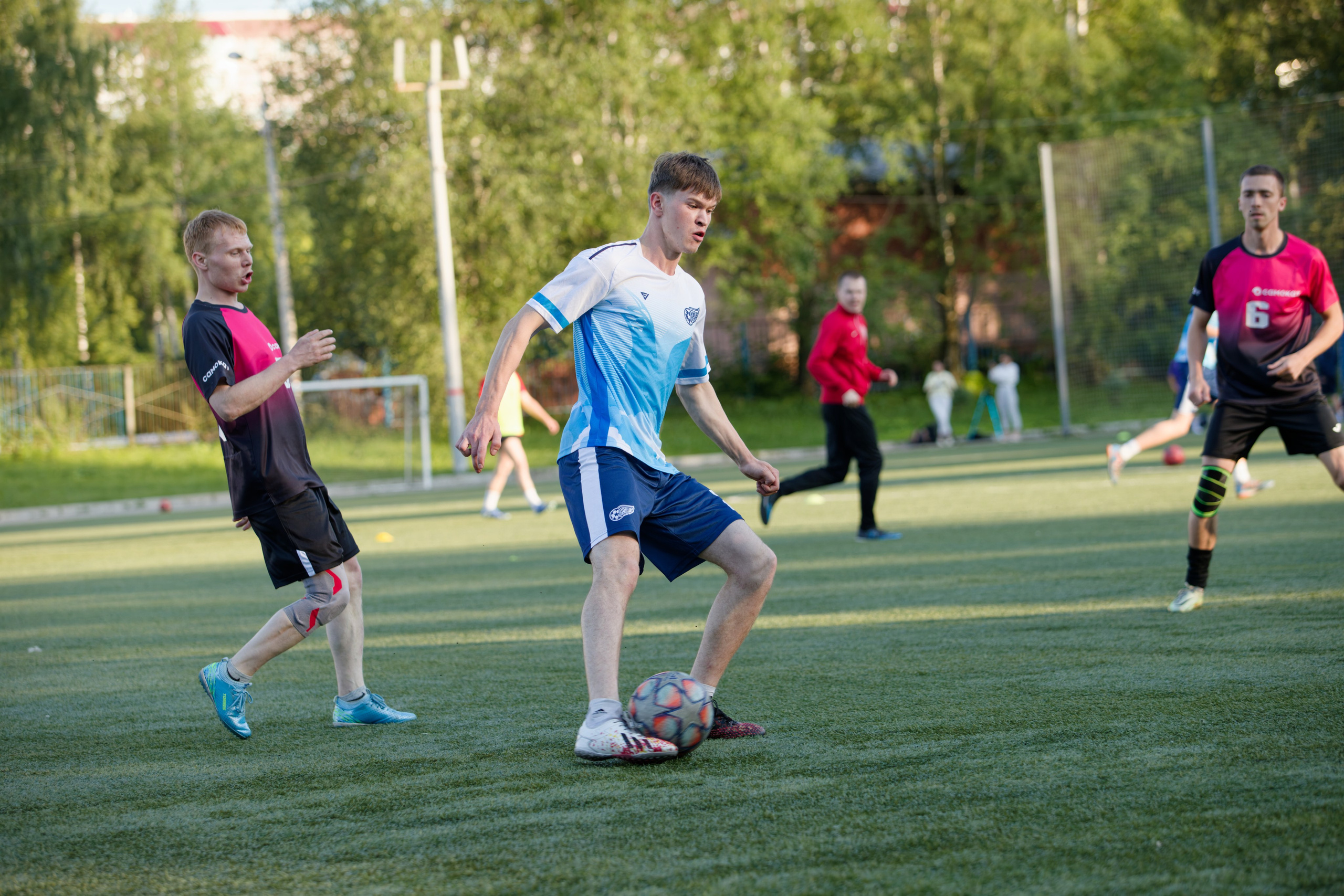 Любительская футбольная лига. Самокат-крылья. 25.06.2025. Репортажный и спортивный фотограф в г. Пермь Зильберг Павел