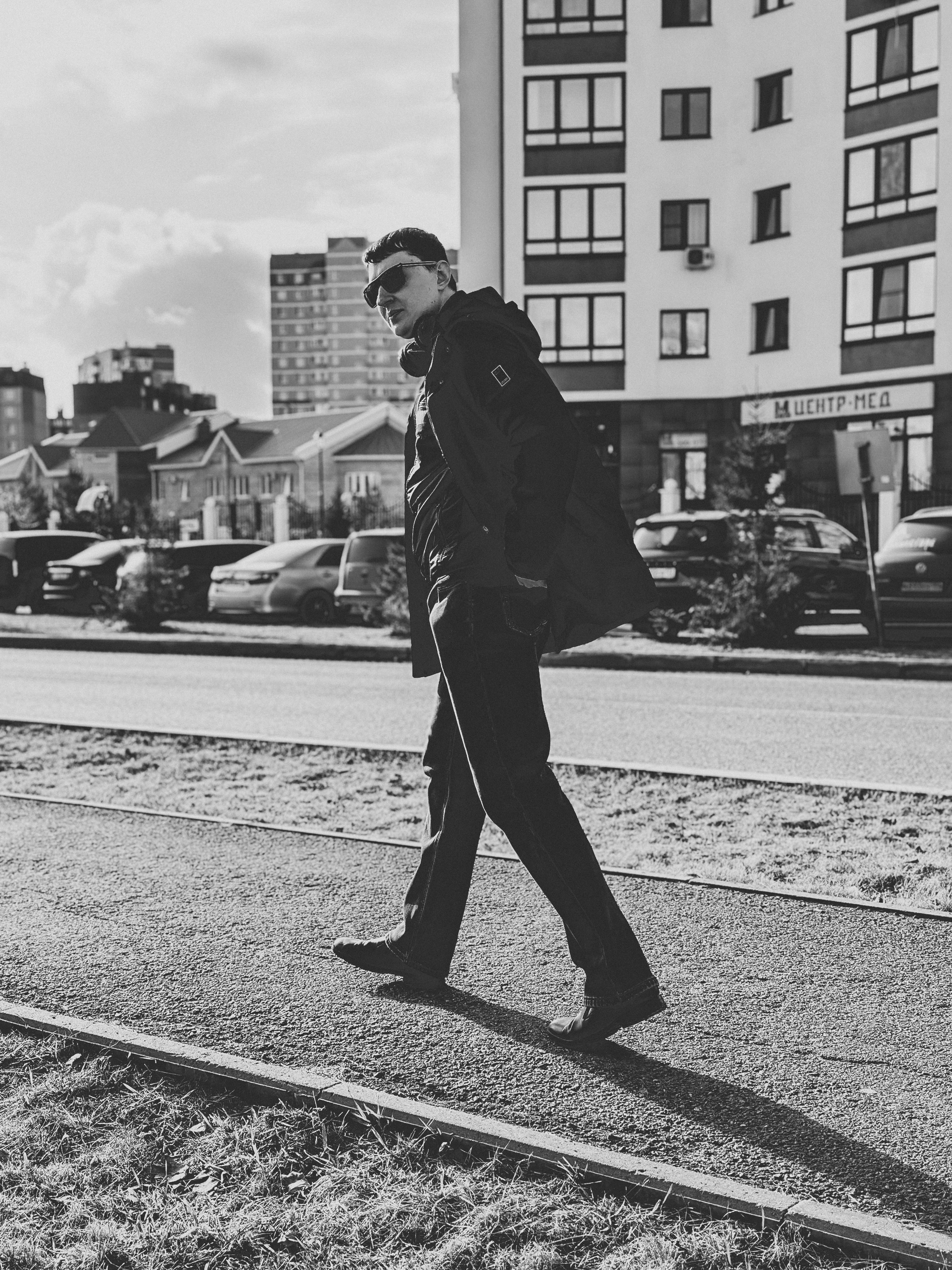 Прогулочная фотосессия с Димоном. Твой фотограф и видеограф в Тюмени — Сергей Бизин