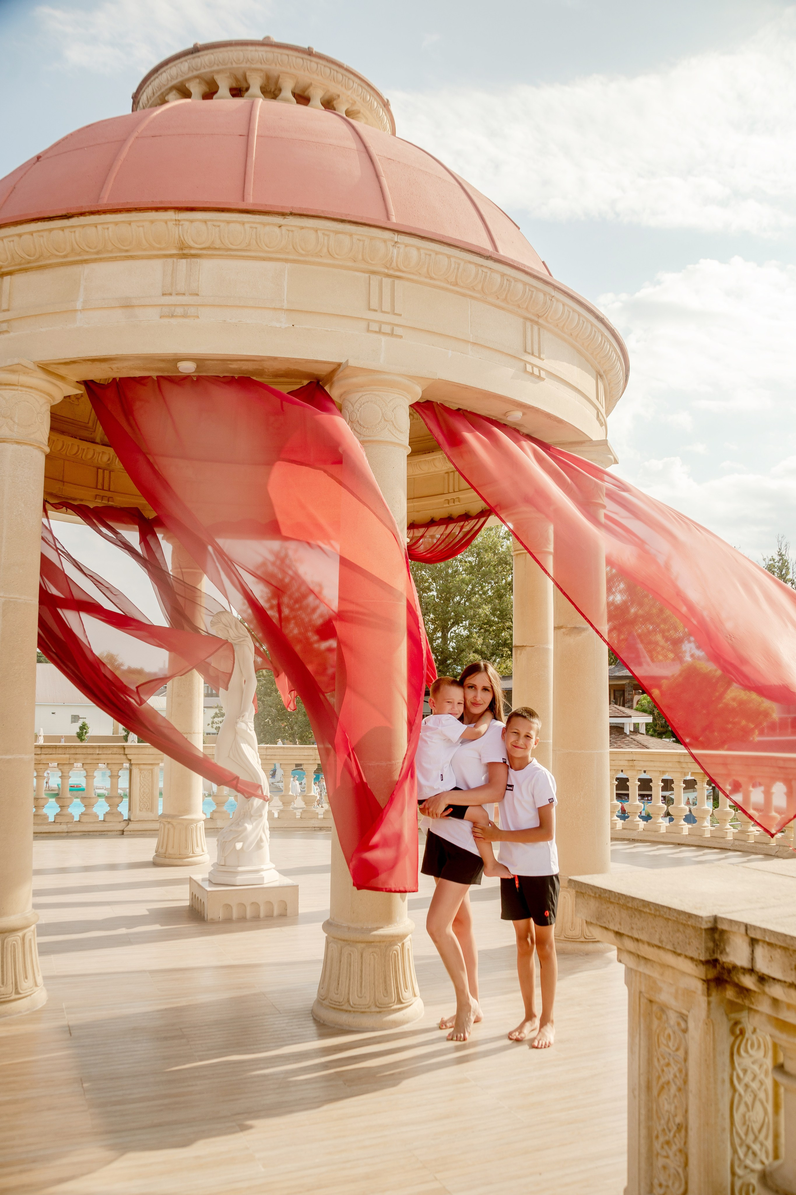 Соня с сыновьями. Фотограф в Геленджике, Архипо-Осиповке, Абрау-Дюрсо, Кринице Виктория