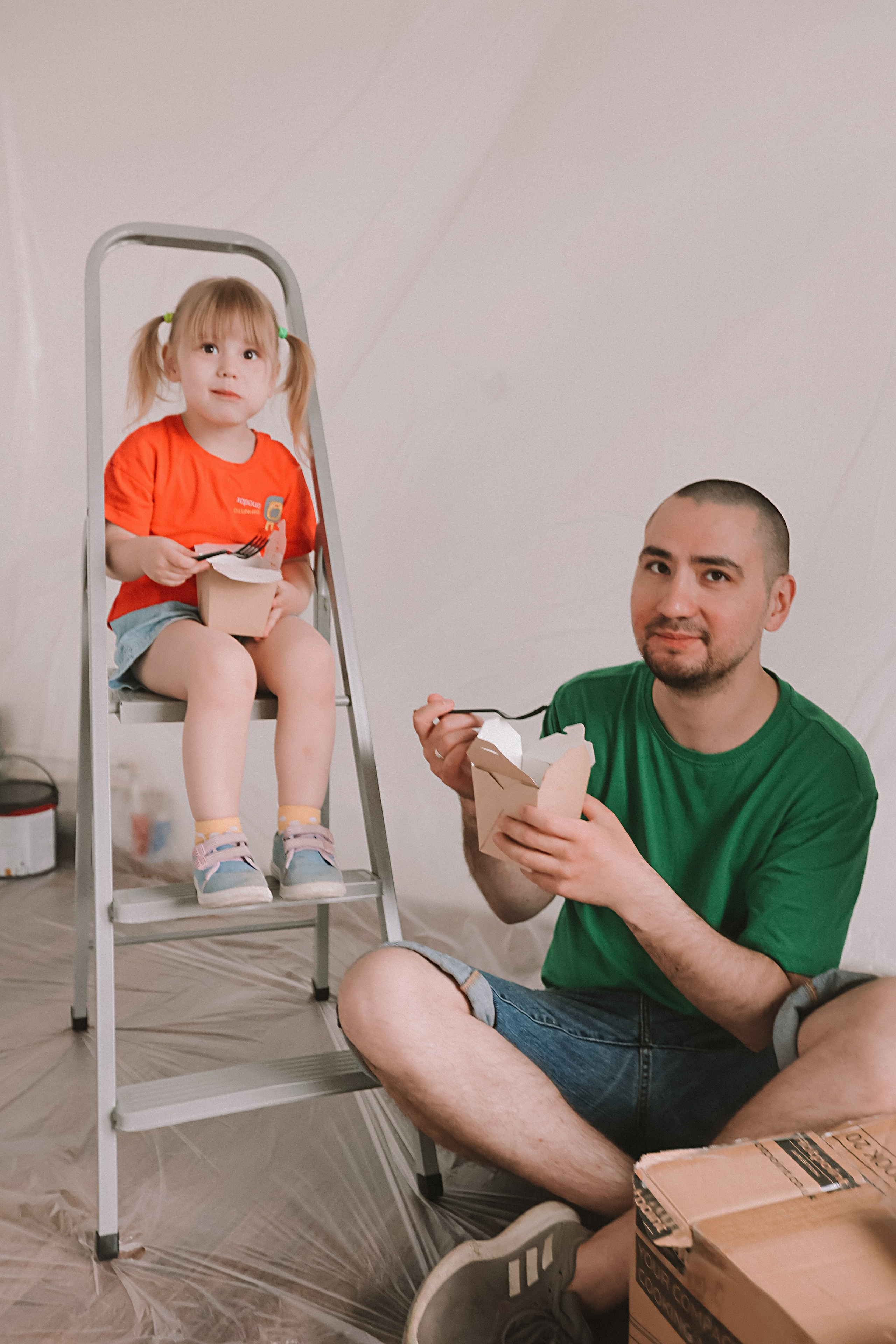 Ремонт. Семейный фотограф Тюмень, фотограф на роды Салмина Мария