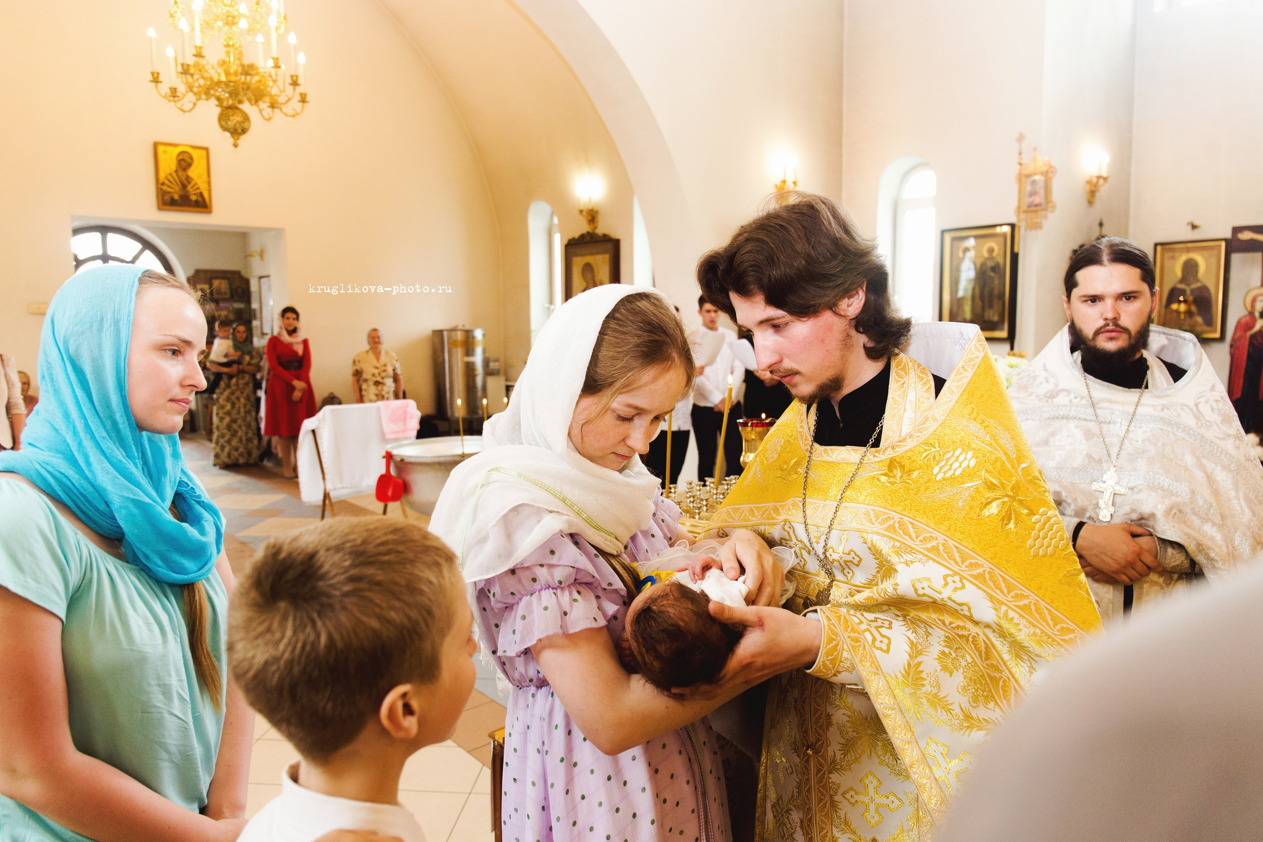 Таинство Крещения. Фотограф новорожденных и детский в Сергиевом Посаде Кругликова Юлия