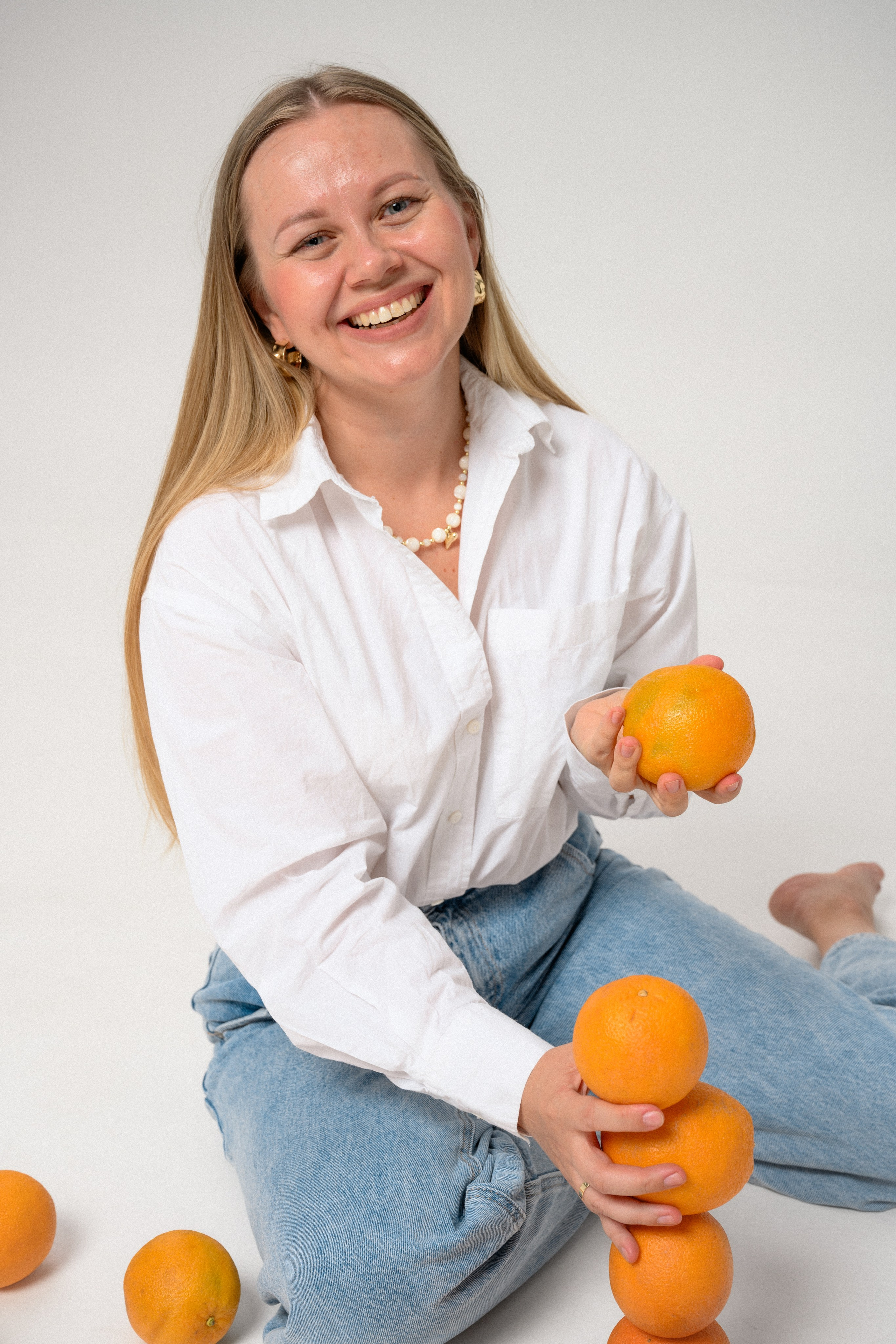 Игра с апельсинами. Фотограф в Ростове-на-Дону Оксана Филатьева