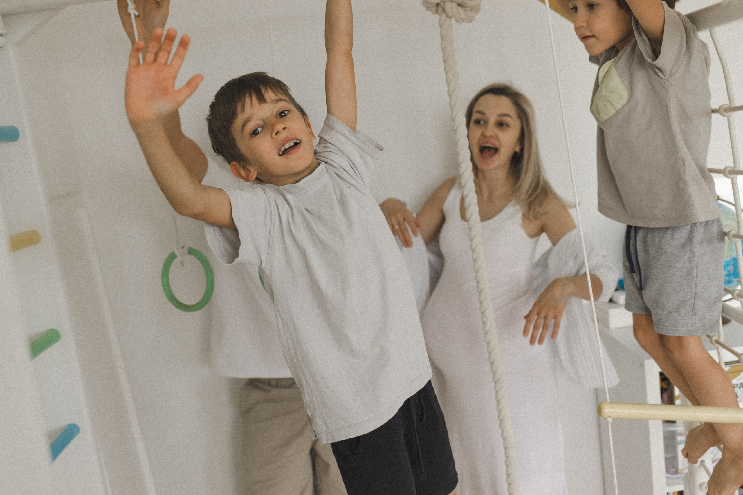 Катя, Паша, Валера и Родион ждут братика. Семейный фотограф в Москве