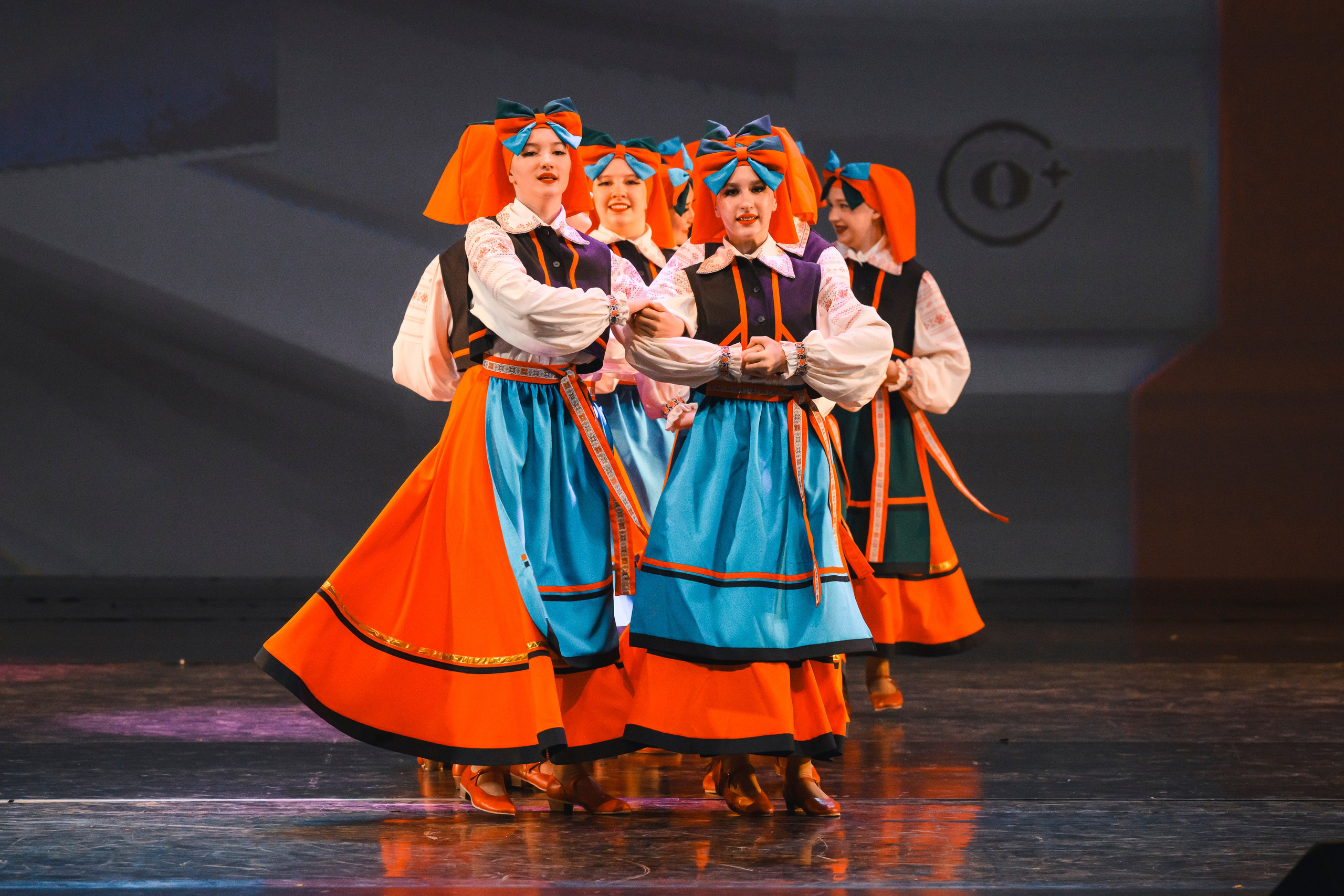 23 апреля, часть 1, БКЗ Октябрьский, г. Санкт-Петербург. Золотое яблочко