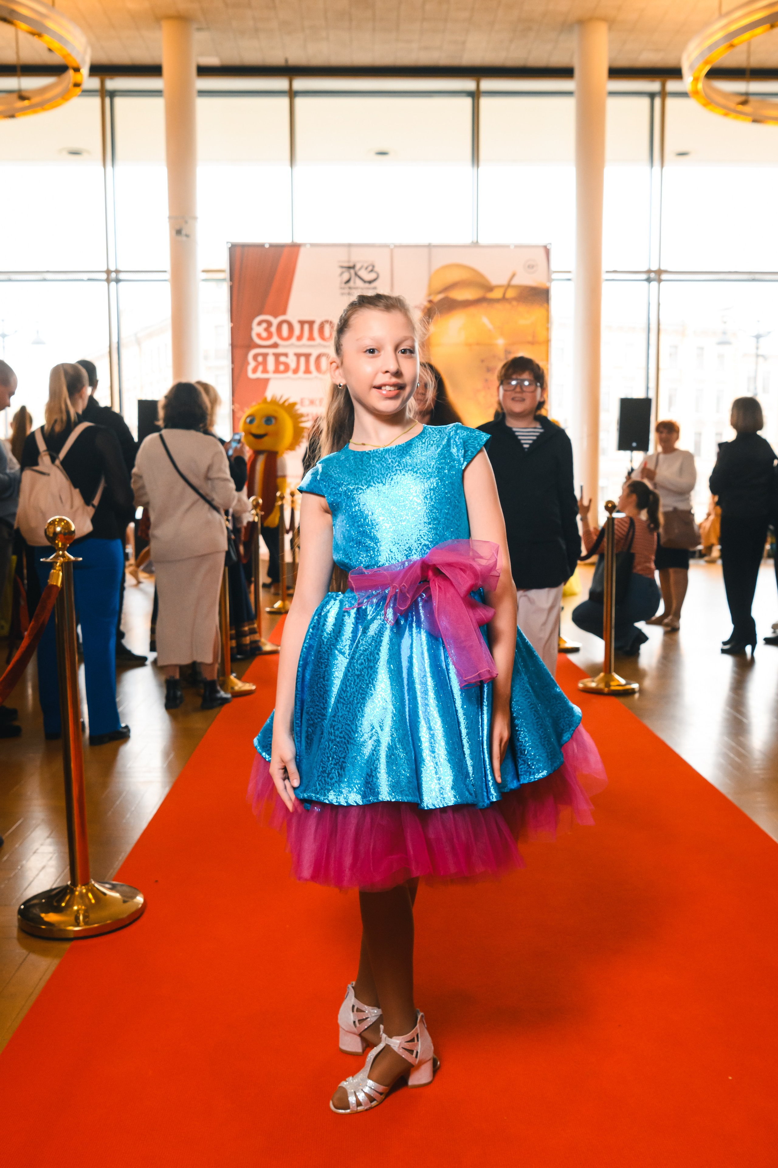 23 апреля, красная дорожка, БКЗ Октябрьский, г. Санкт-Петербург. Золотое яблочко