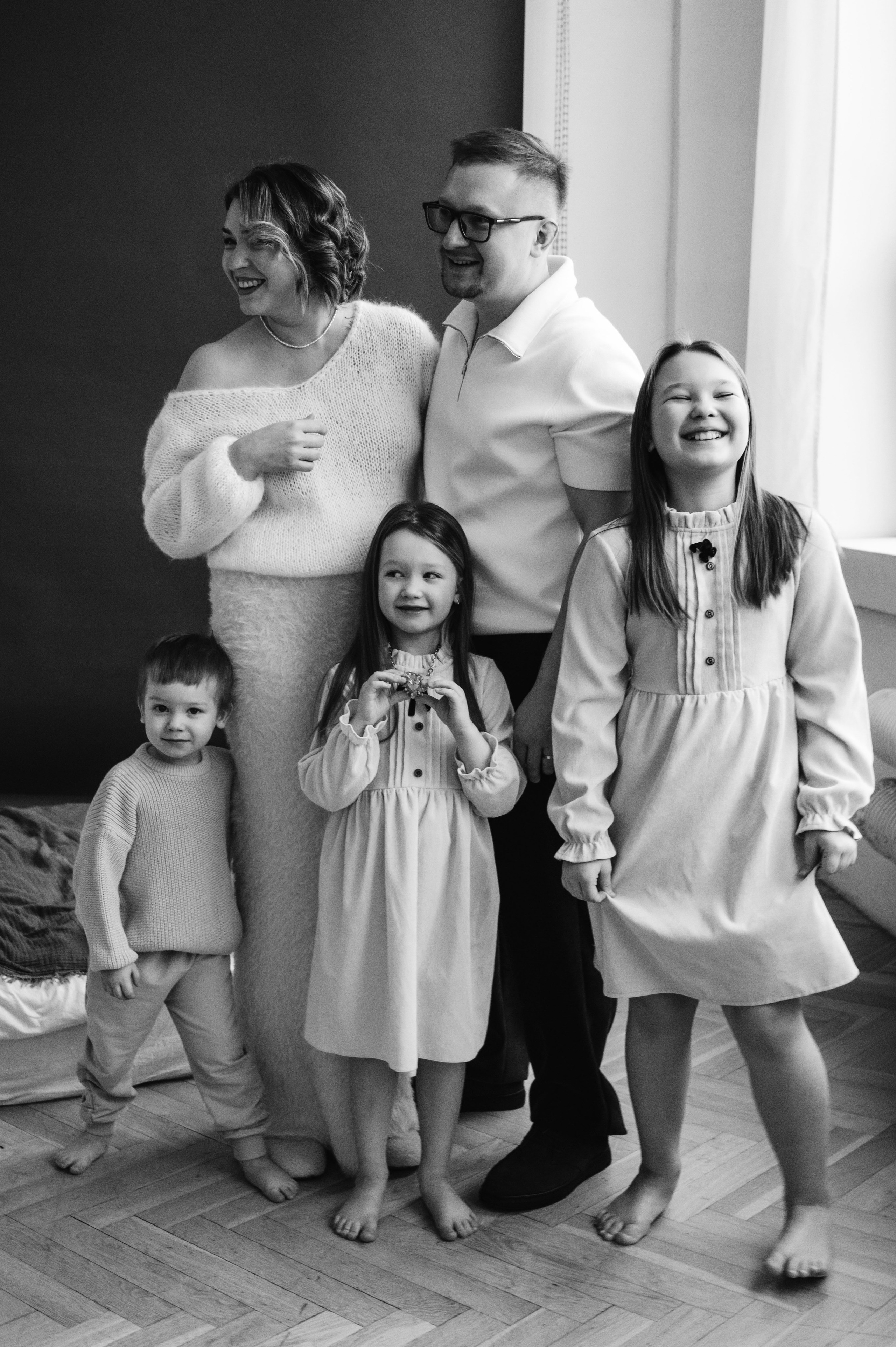 Семейная фотосъемка в Спб. Профессиональный фотограф беременности в СПБ. Стильные фотосессии беременности в стиле минимализм и классическая фотография