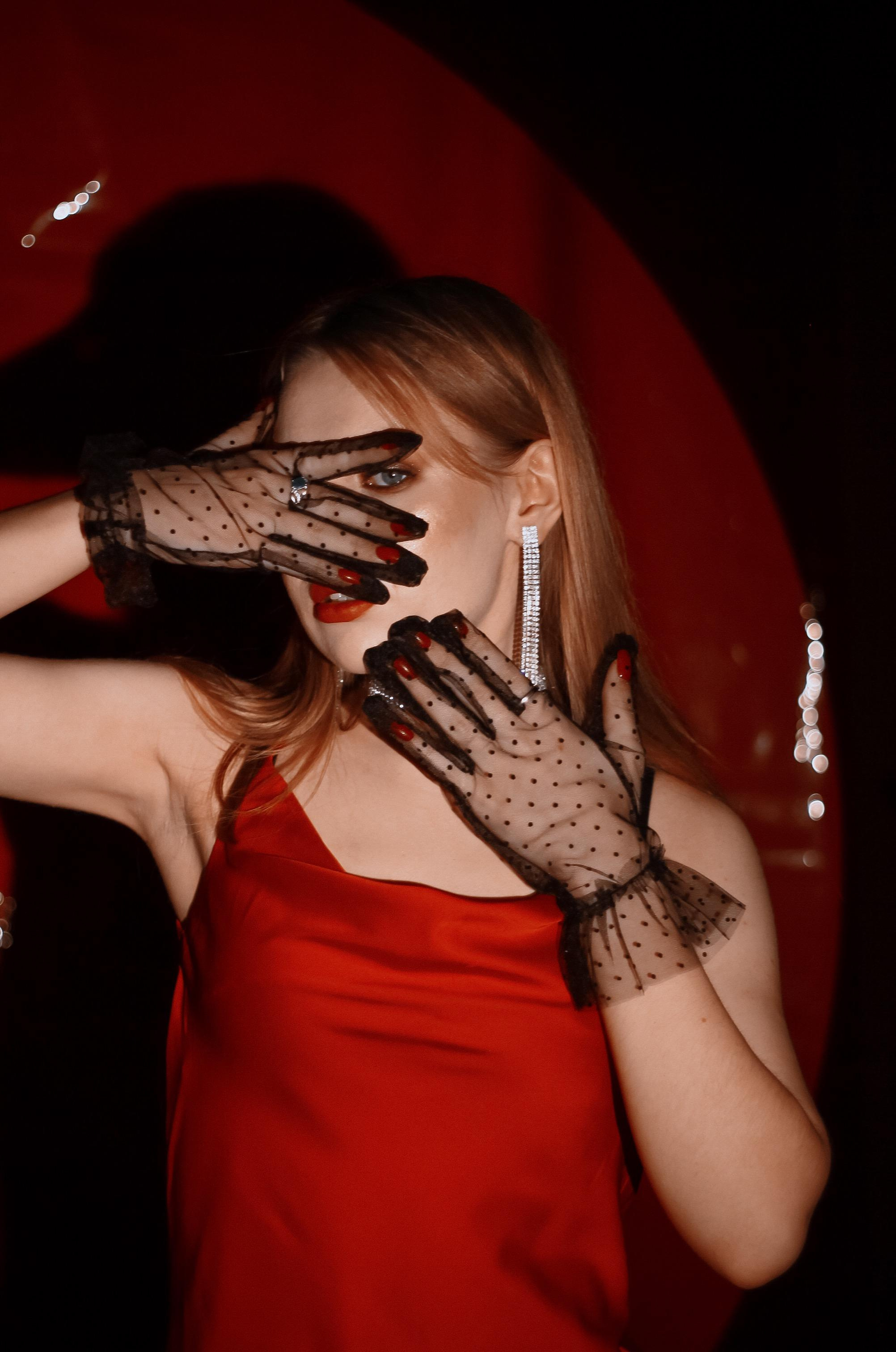 Съемка с красным латексом. Фотограф Киров — Глазов Арина Авакумова