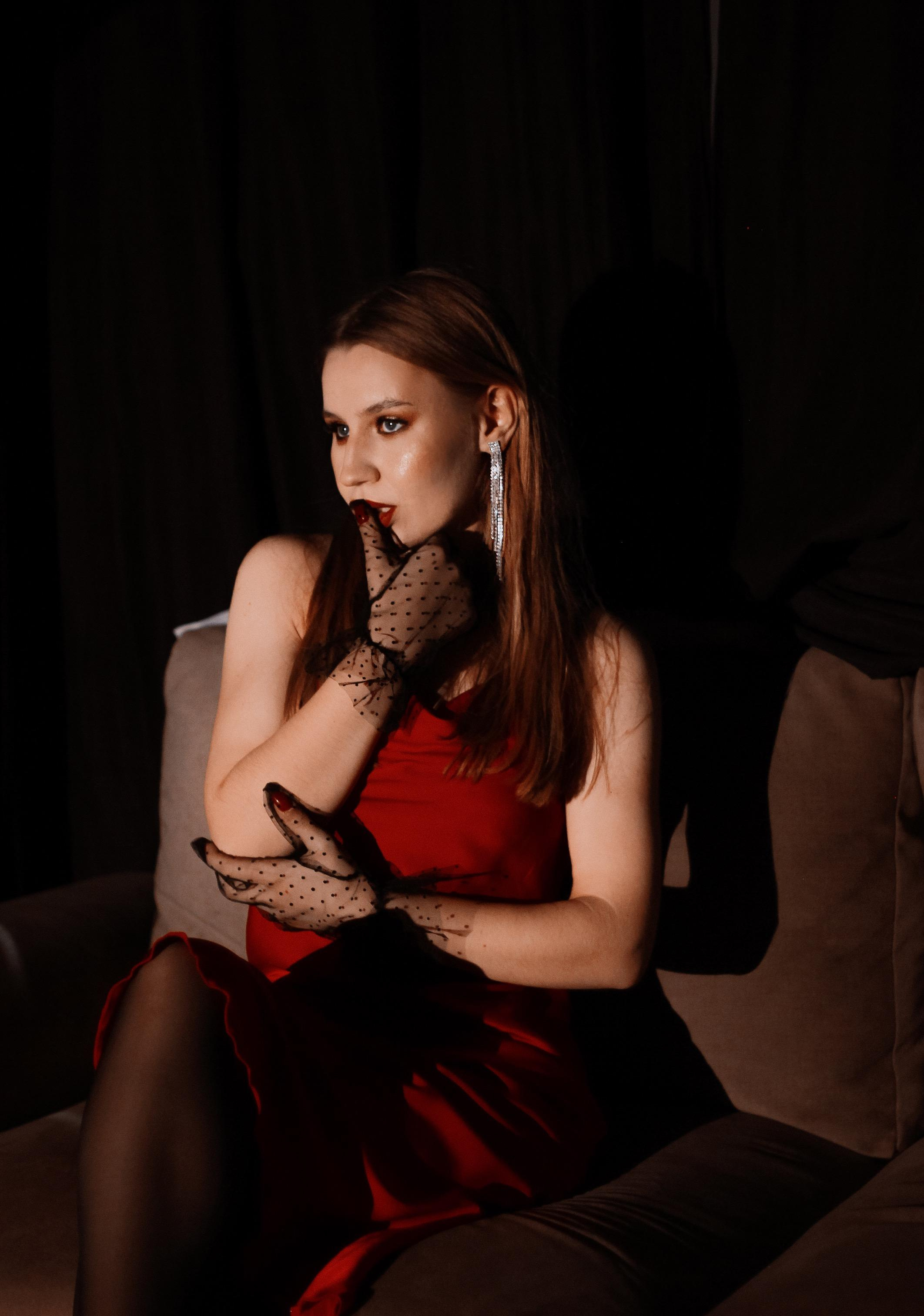 Съемка с красным латексом. Фотограф Киров — Глазов Арина Авакумова