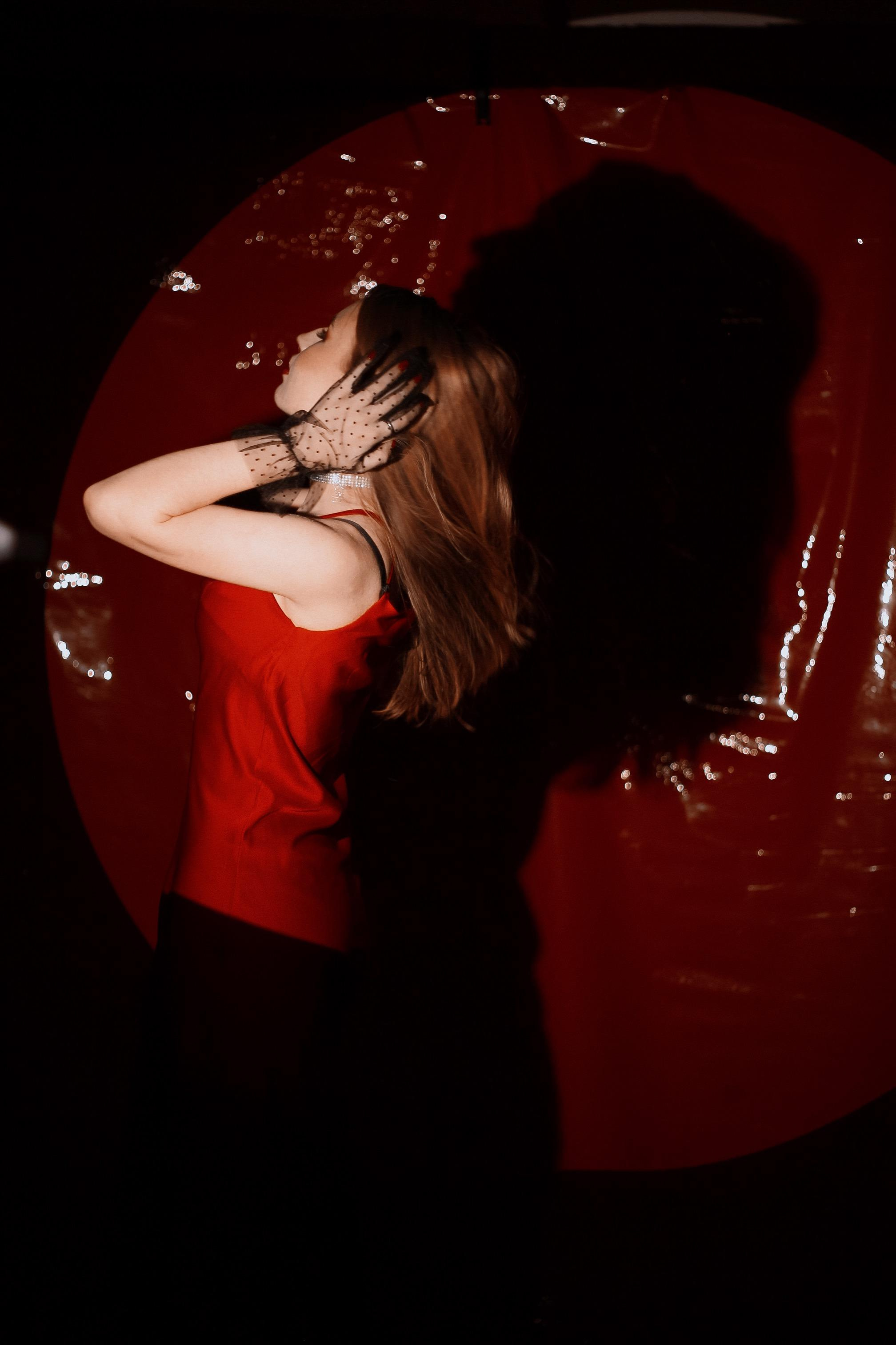 Съемка с красным латексом. Фотограф Киров — Глазов Арина Авакумова