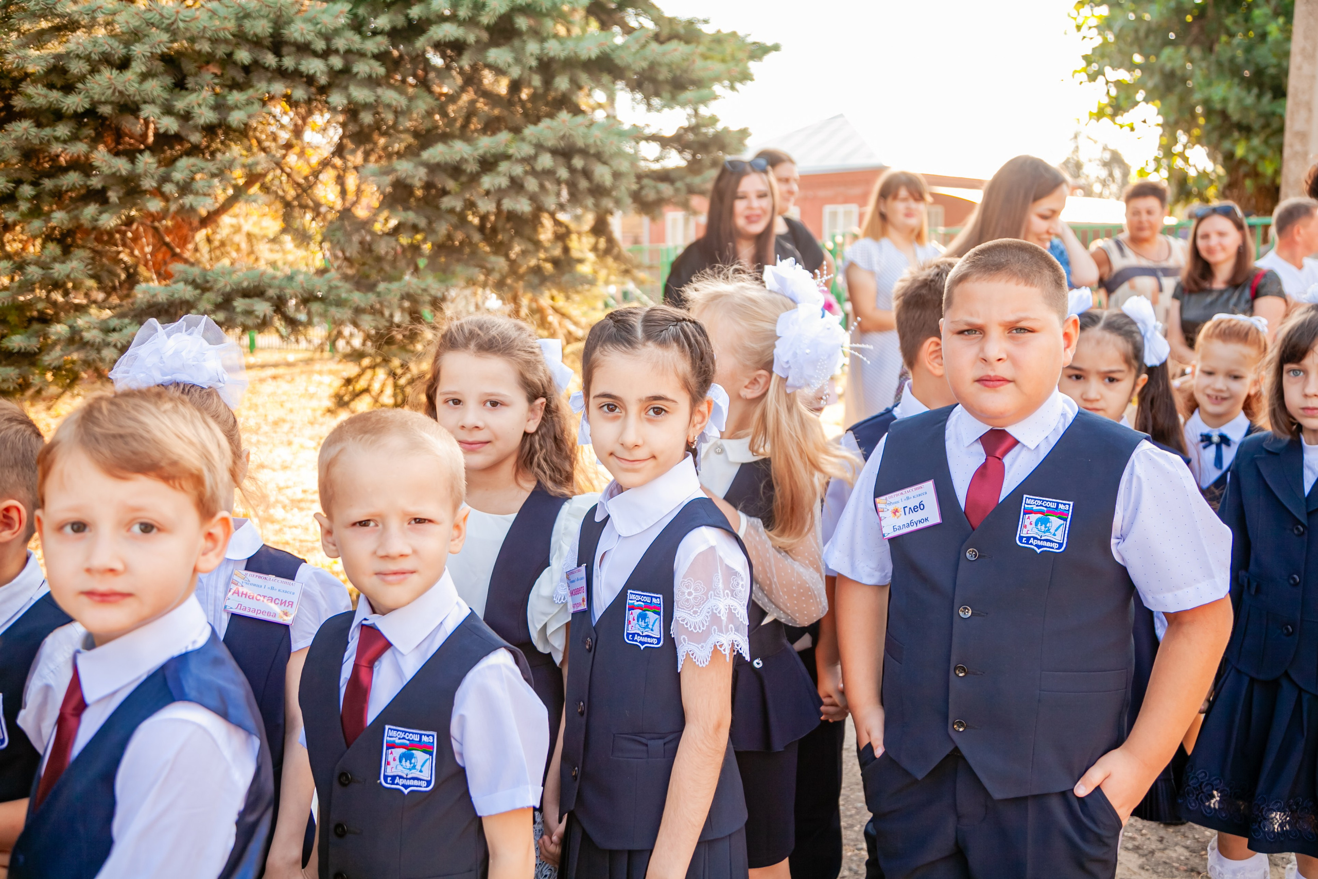 1 сентября линейка. Свадебный и семейный фотограф в Армавире