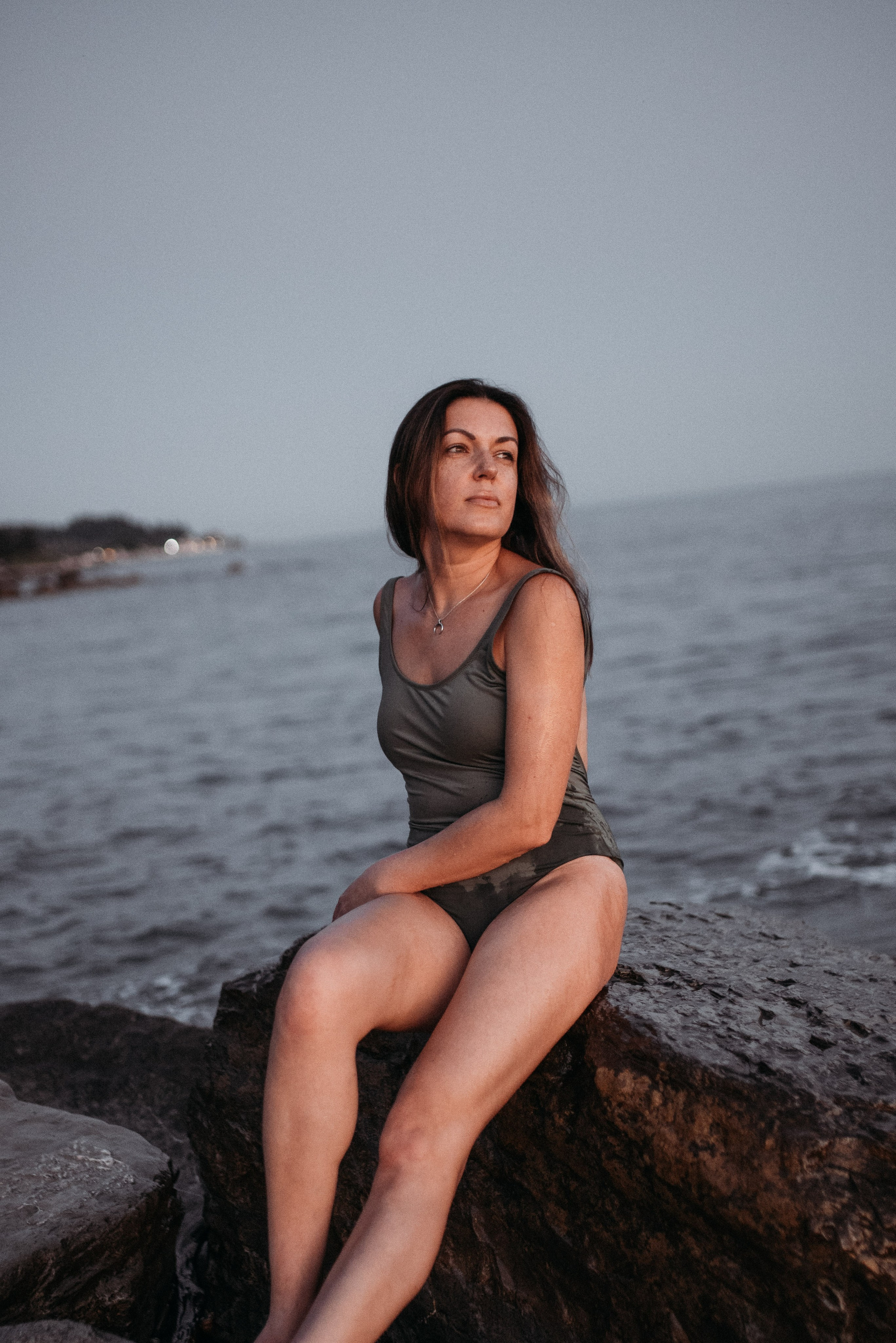 Женский портрет фотосессия в Сочи на берегу моря. Фотограф в Сочи — Маргарита Поганова