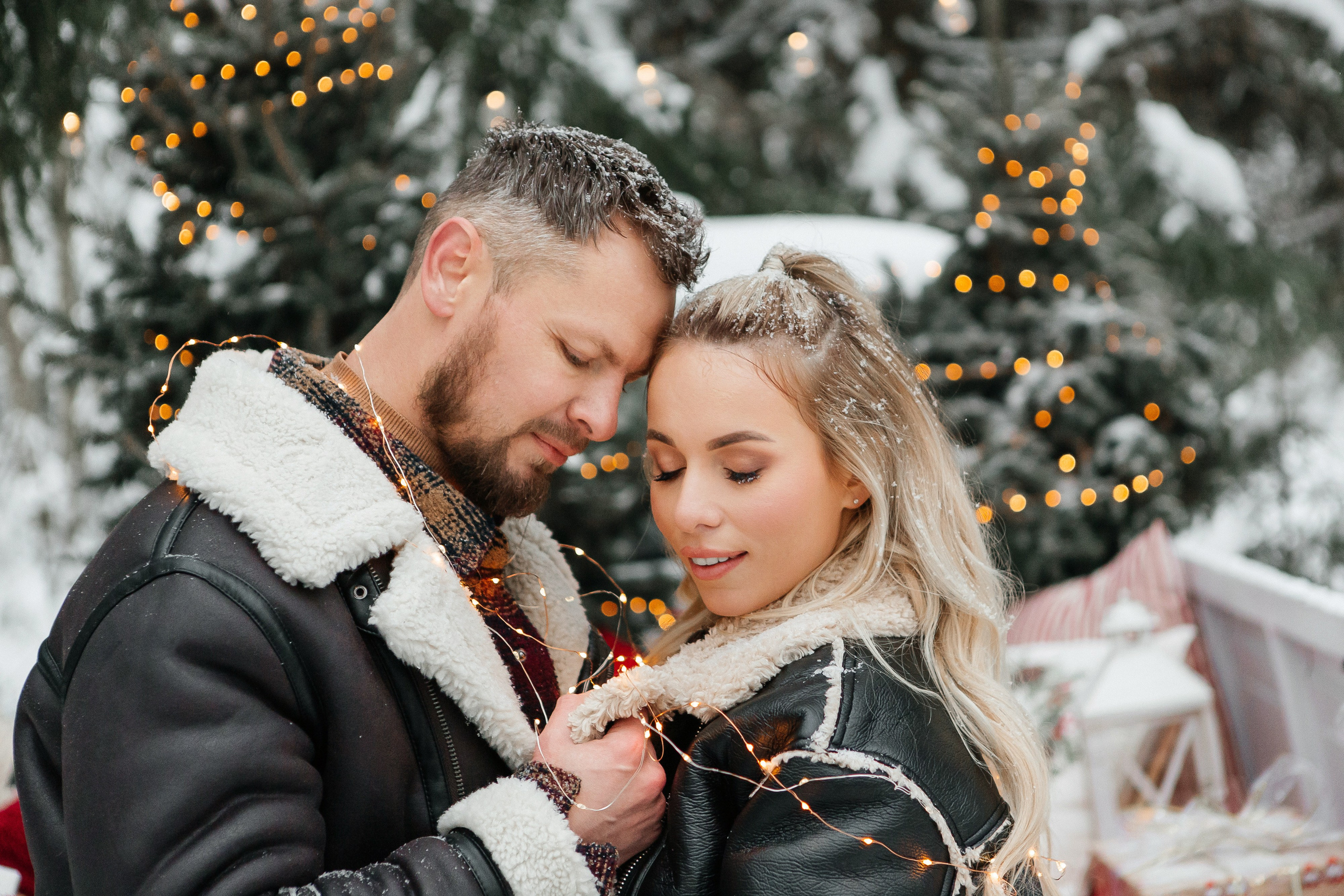 Новогодняя фотосессия с красным авто. Свадебный фотограф в Москве Дарья Олендарёва