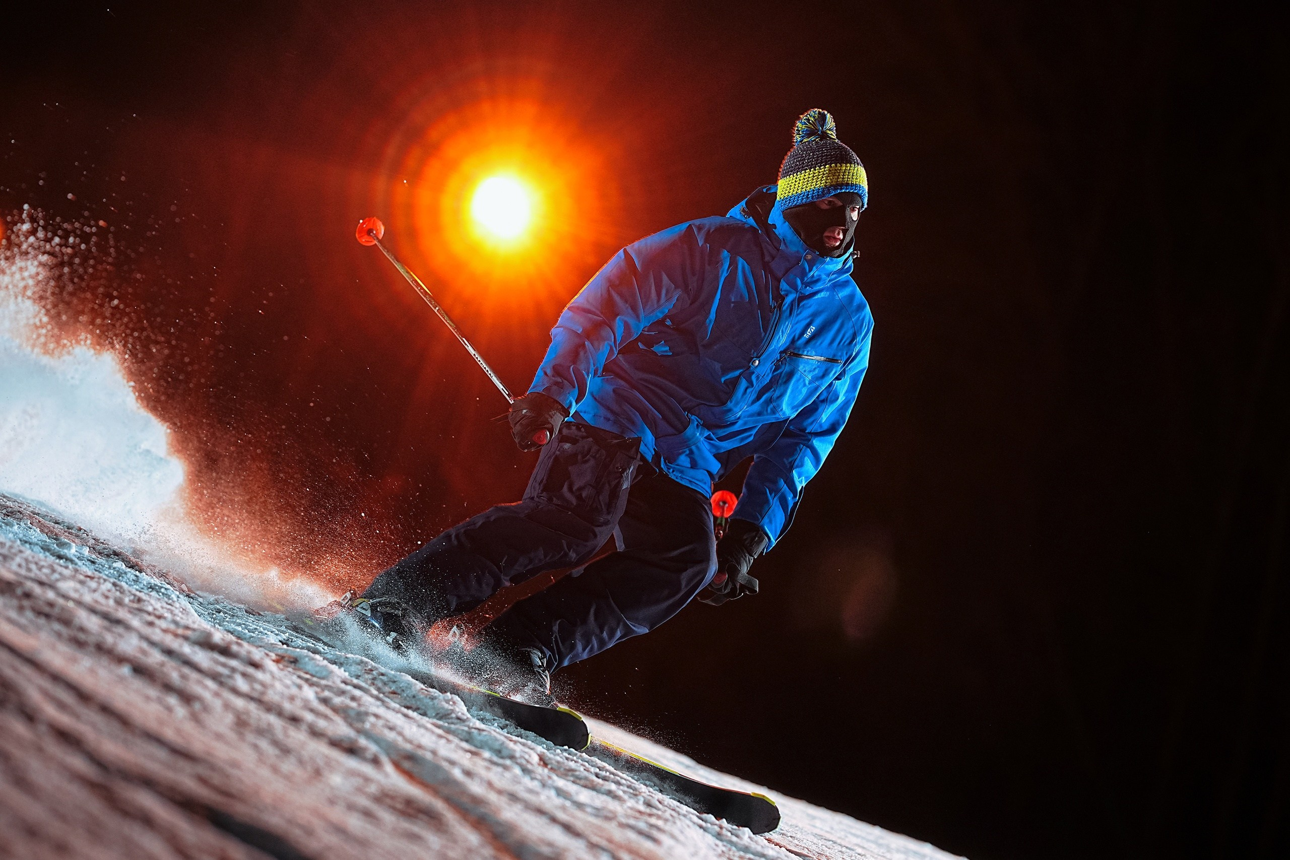 Вечерняя съёмка на склонах с использованием внешних вспышек. Фотограф Студитский Евгений