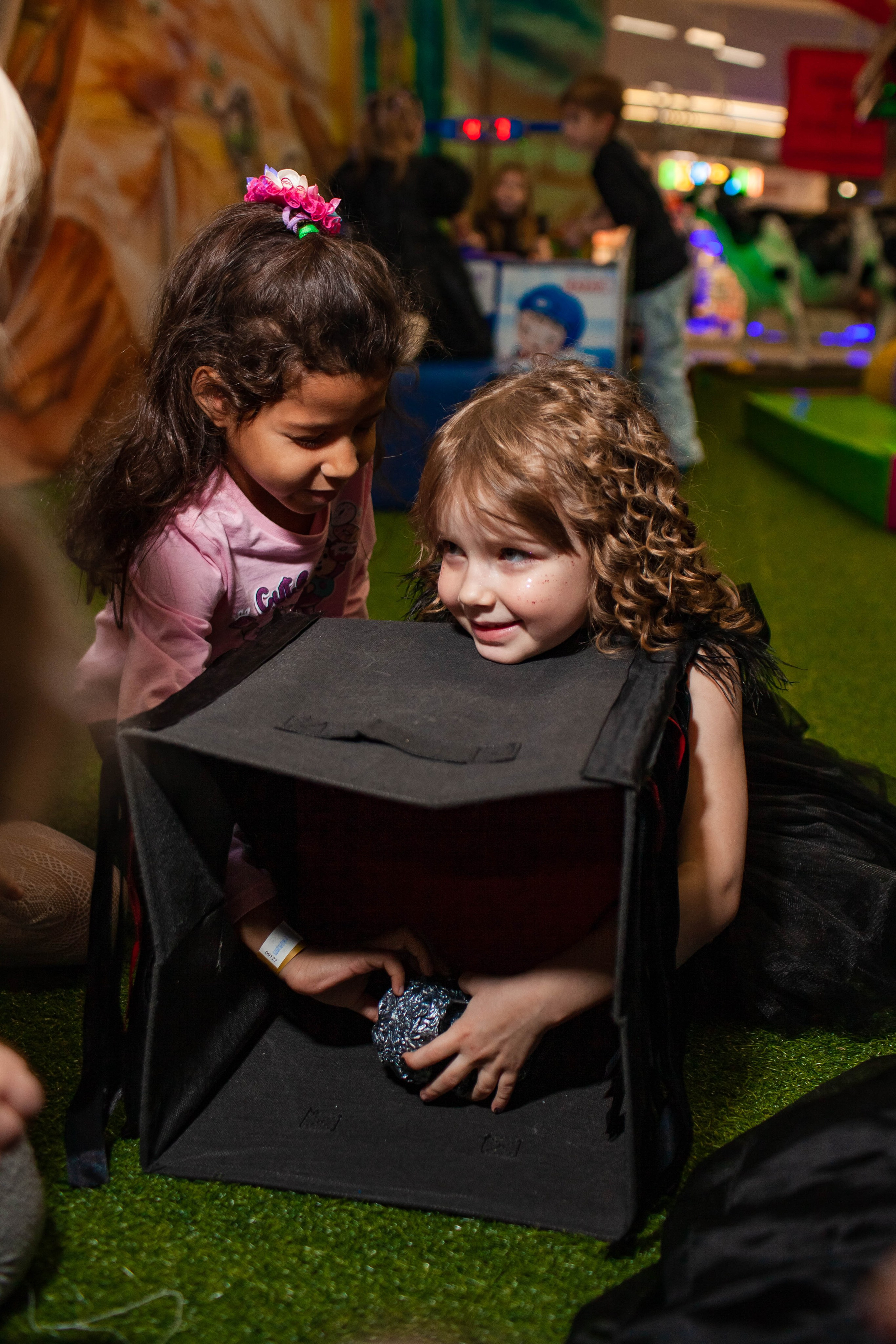 День Рождения Анечки в стиле Уэнсдей. Детский и семейный фотограф в Санкт-Петербурге Елизавета Сорокина