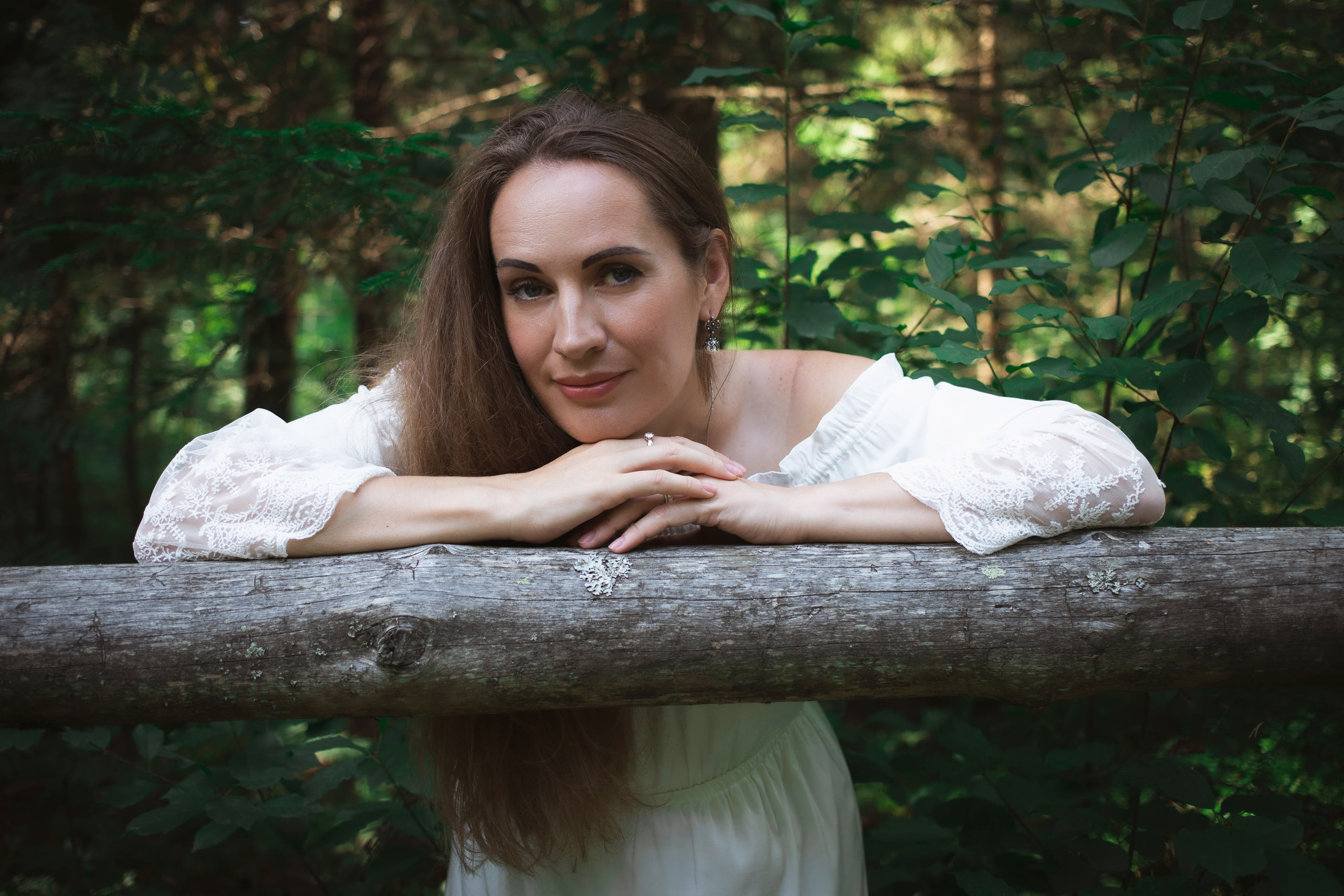 Лесная история: фотопрогулка на природе в Санкт-Петербурге. Портретные фотосессии, контент-съемки, репортаж