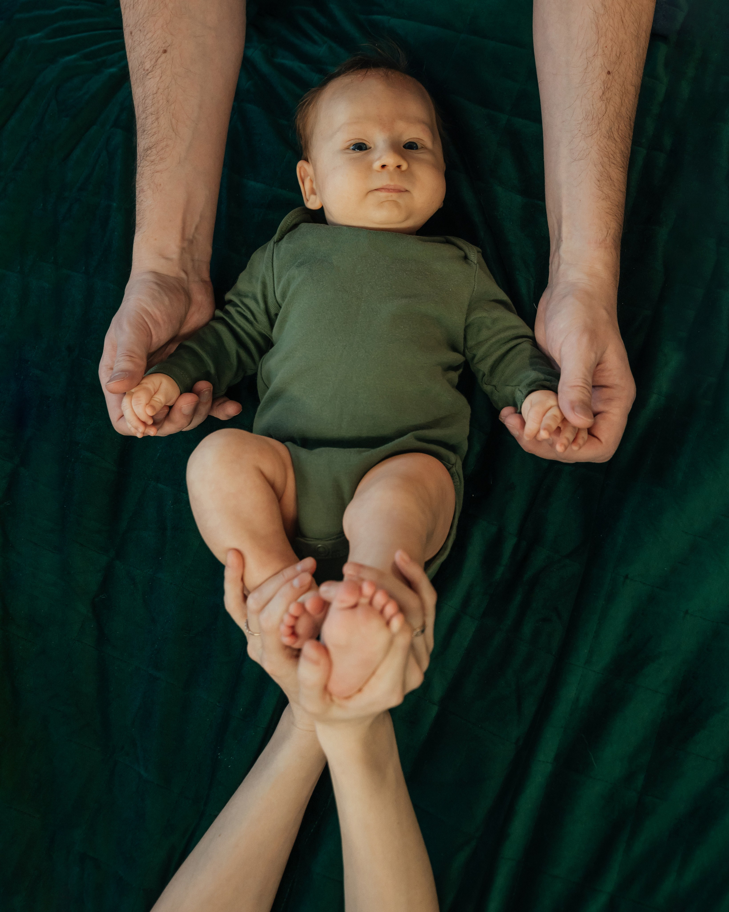 Домашняя семейная фотосессия с новорожденным малышом. Фотограф в Нижневартовске Анна Стрельцова