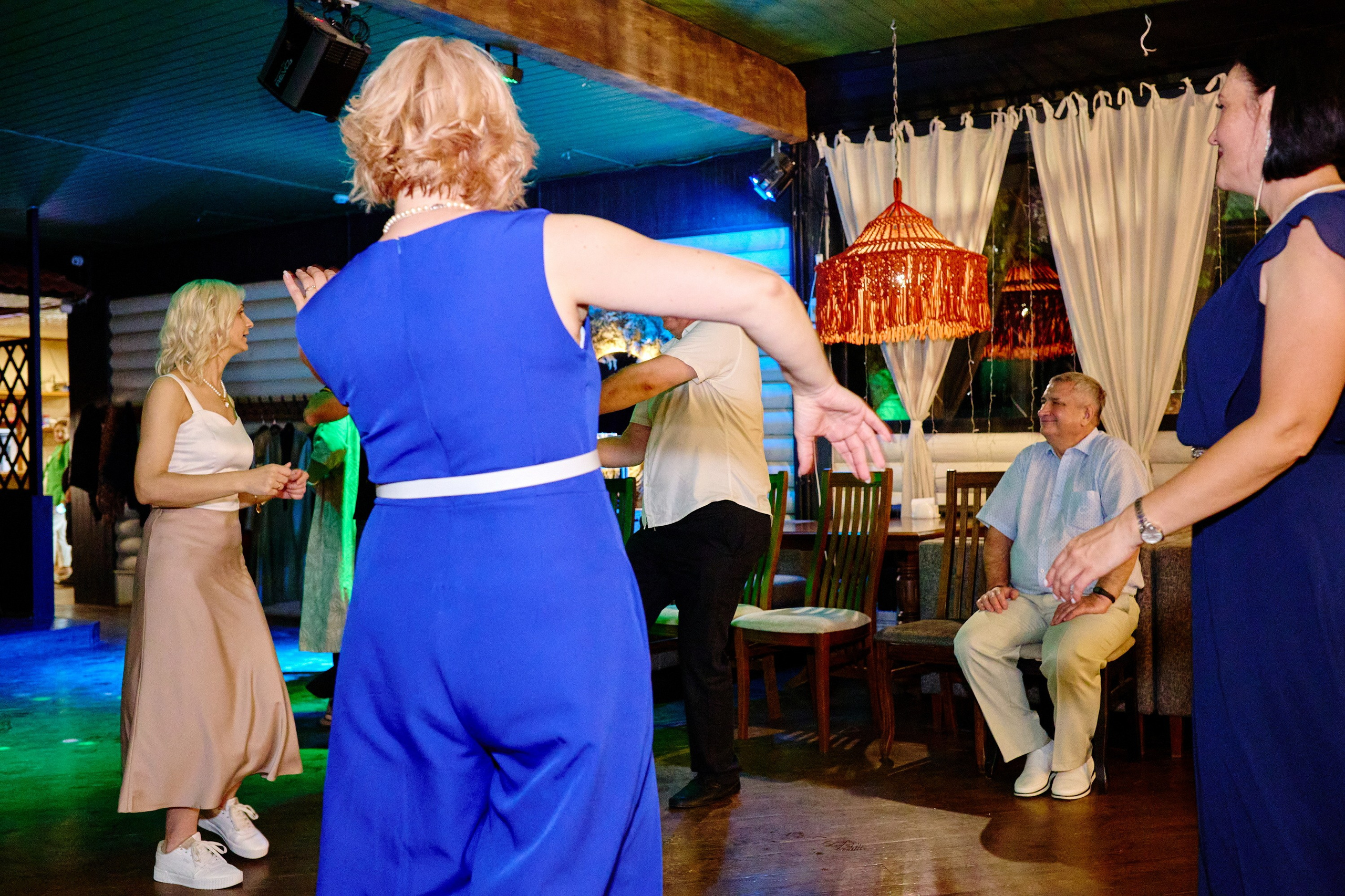 Выпускной 35 Сош. Фотограф Выпускные альбомы Таганрог Сергей Коробченко