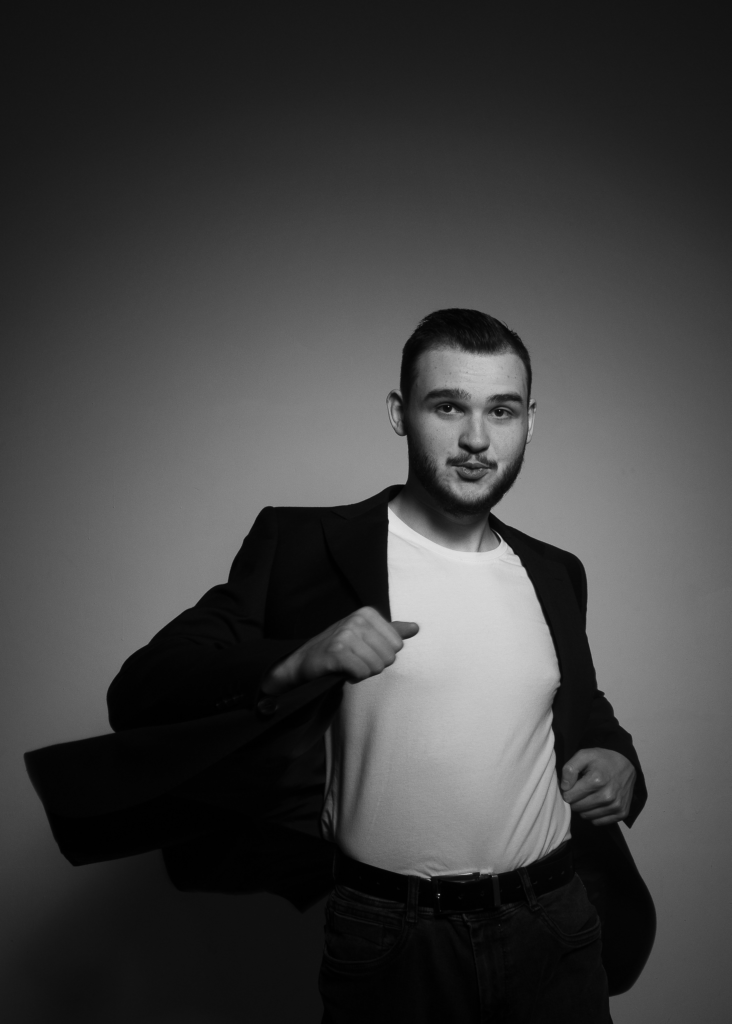 Дмитрий (фотограф и PR менеджер). Главная