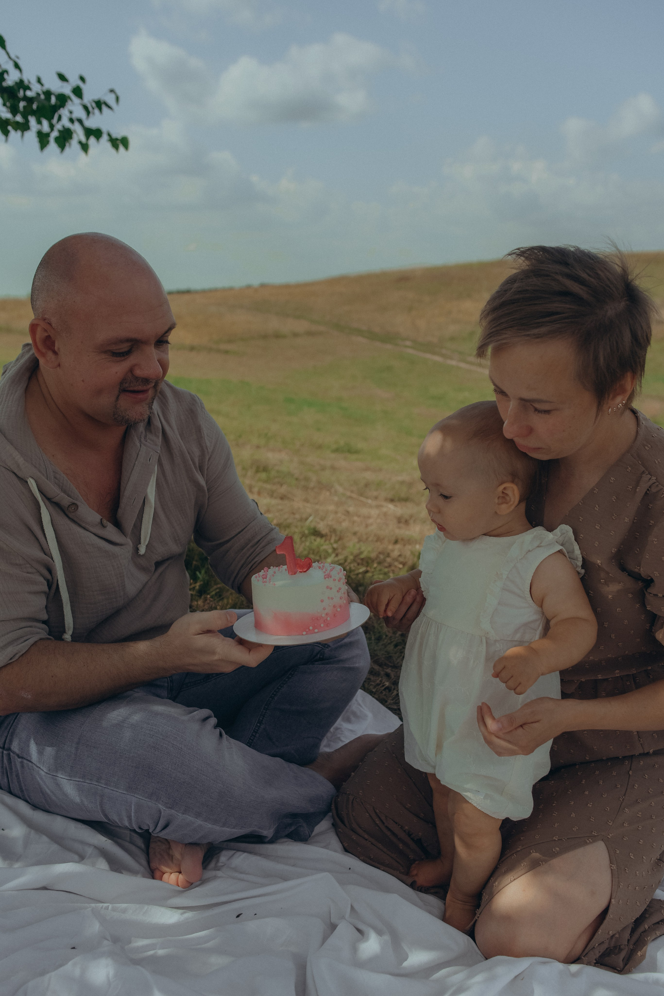 Годовасие. Колтушские высоты. Катя Лиза и Дима. Семейный и свадебный фотограф в Санкт-Петербурге Яна