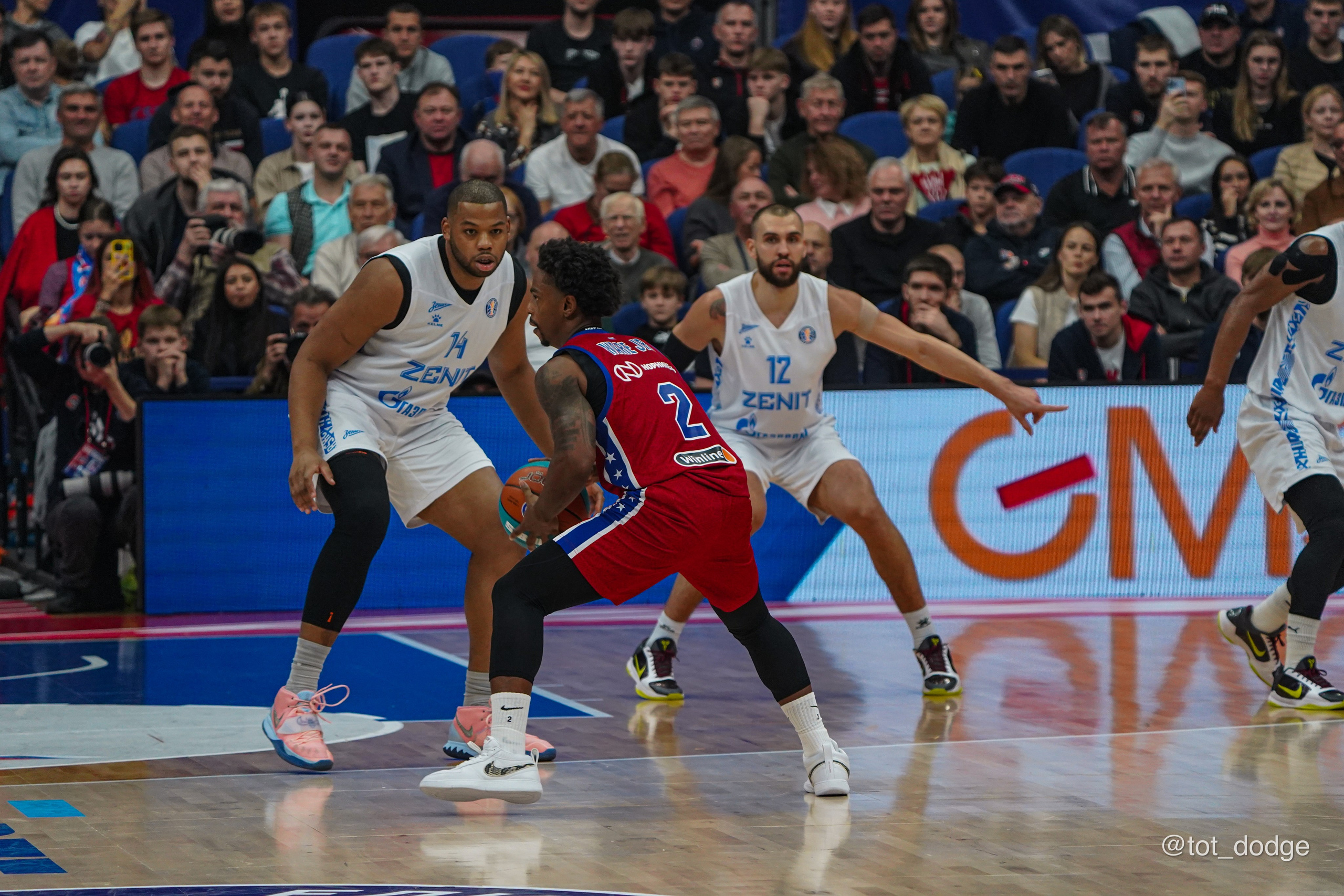 Баскетбол. ЦСКА-Зенит (13.10.24). Автомобильный фотограф Шакая Кирилл