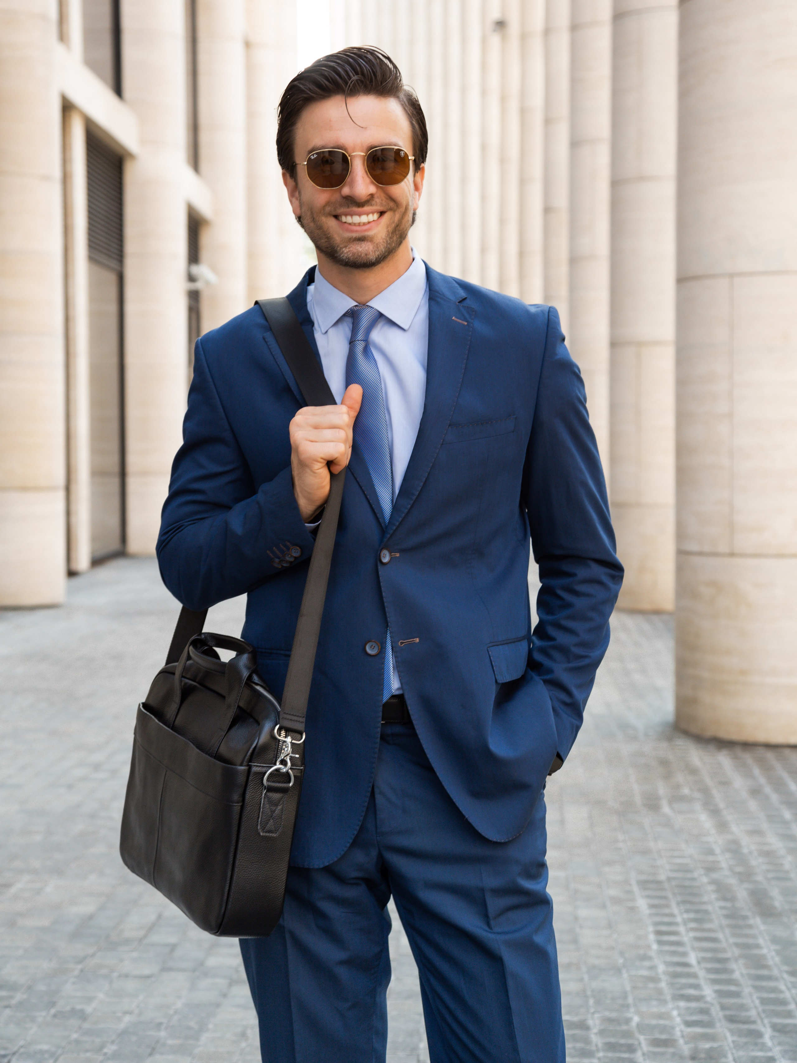 Коммерческая фотосессия мужских сумок для маркетплейсов и социальных сетей. Fashion фотограф в Санкт-Петербурге Савинова Ирина