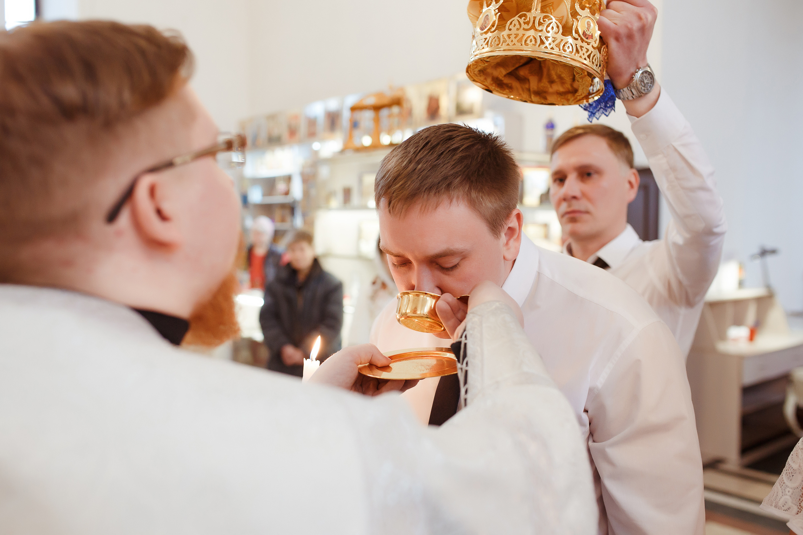 Фотосессия крещения и венчания в храмах Твери. Свадебный и семейный фотограф в Твери и Тверской области