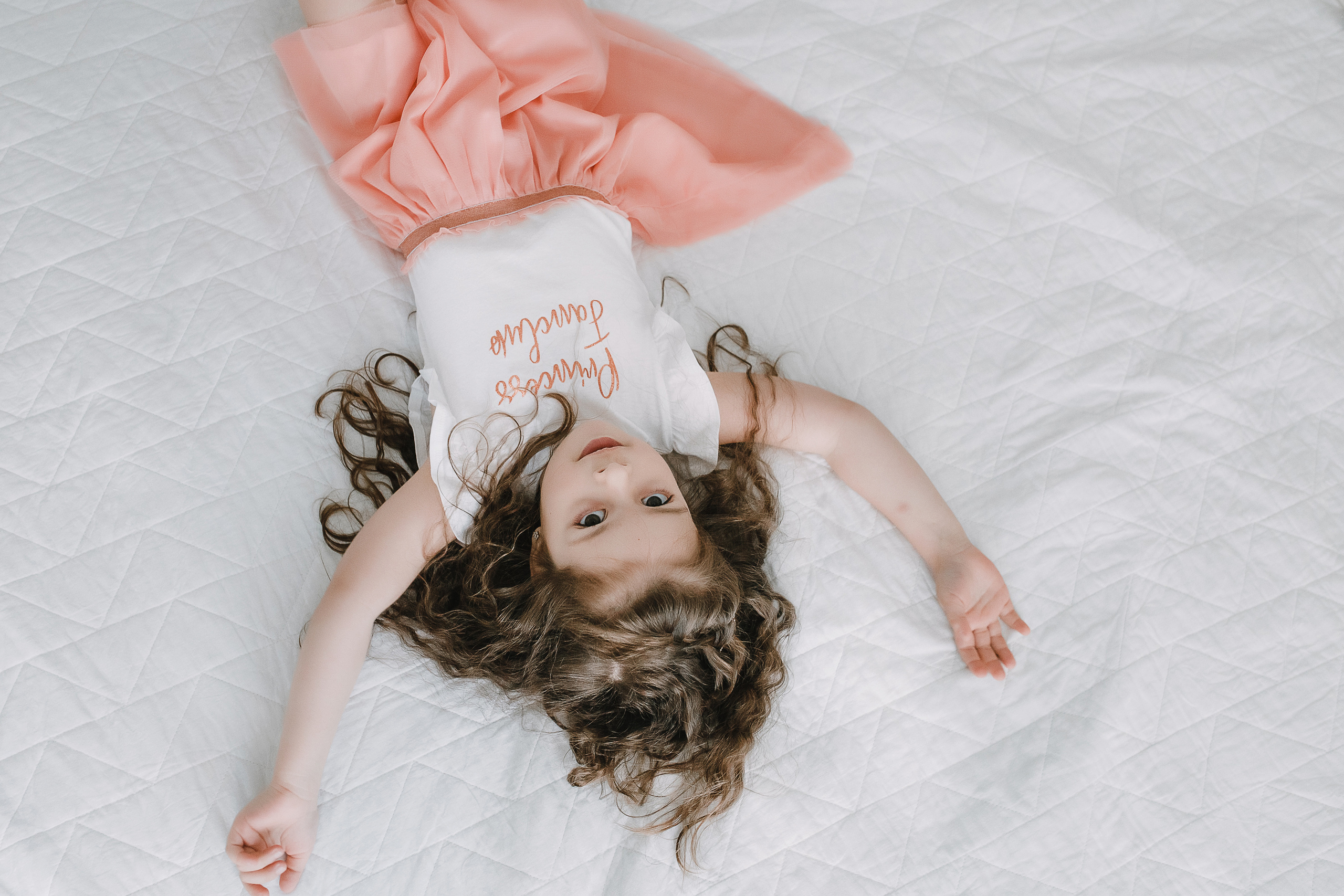 Семейная фотосессия в фотостудии и на природе в Твери. Свадебный и семейный фотограф в Твери и Тверской области