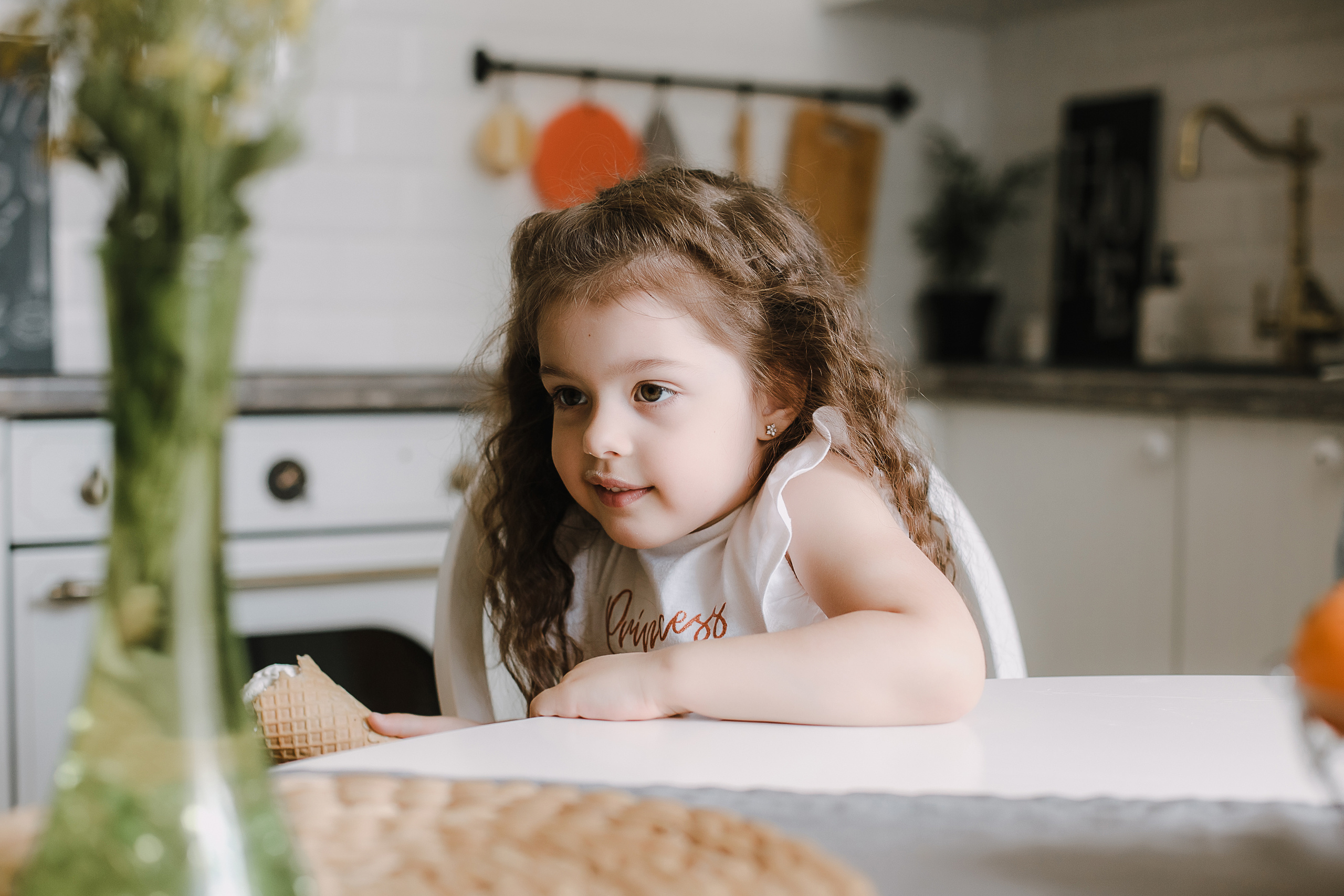 Семейная фотосессия в фотостудии и на природе в Твери. Свадебный и семейный фотограф в Твери и Тверской области