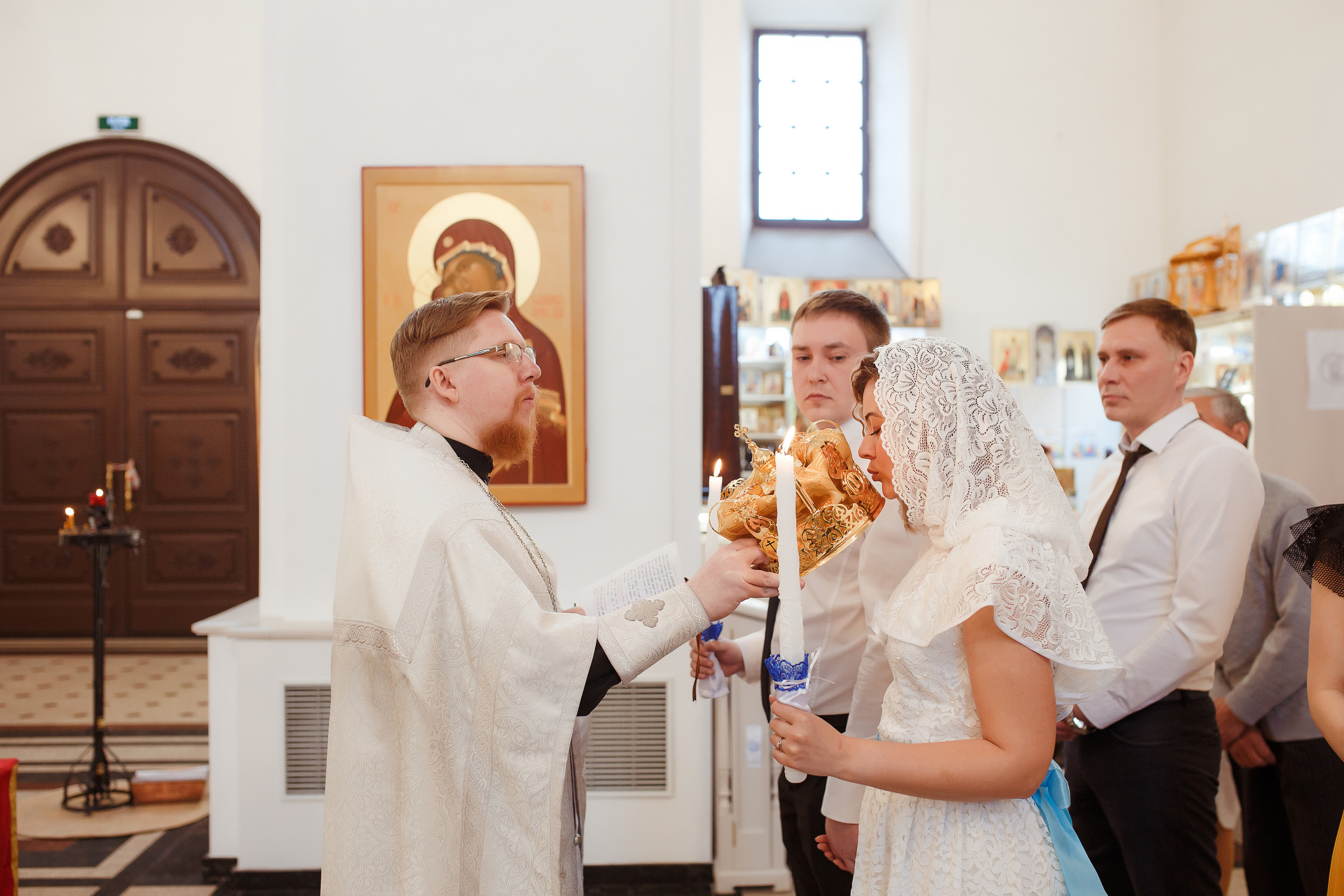 Фотосессия крещения и венчания в храмах Твери. Свадебный и семейный фотограф в Твери и Тверской области