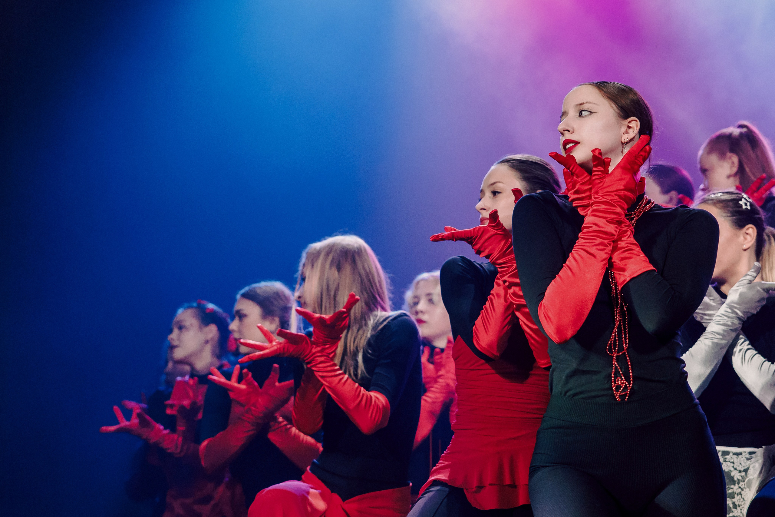 Отчётный концерт танцевальной школы «Red Rabbits» 2025. Лёшка Варзегов — фотограф