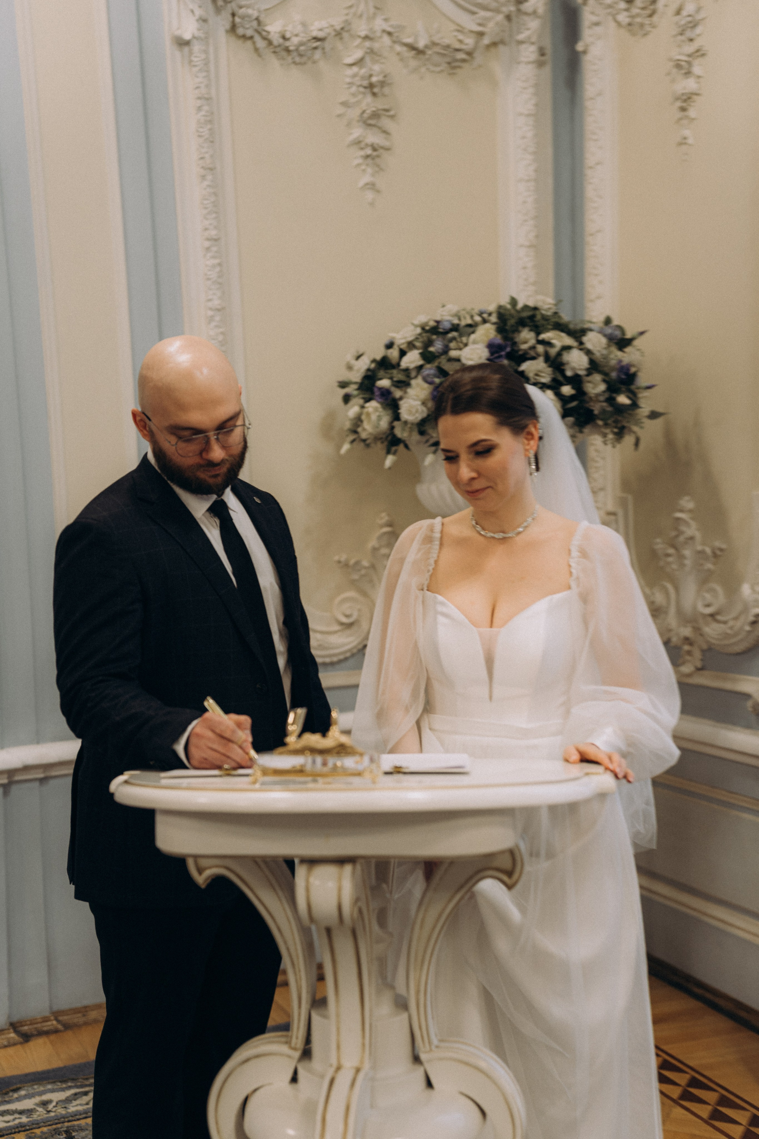 СВАДЕБНАЯ СЬЕМКА ВО ВТОРОМ ДВОРЦЕ (ДЕКАБРЬ) ТАКЖЕ СЬЕМКА В СТУДИИ НА ЧЕРНЫШЕВСКОЙ. Профессиональный фотограф, Санкт-Петербург — Виктория Богомолова