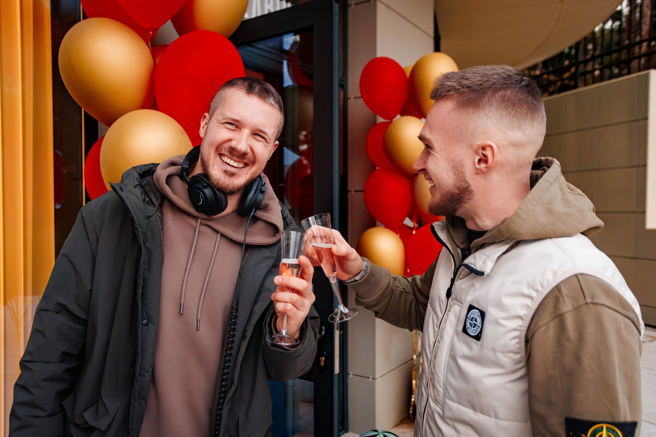 10 лет проекту «КОФЕДВИЖ» и открытие новой кофейни_Ялта_19.12.2025. Аминов Руслан | Фотограф