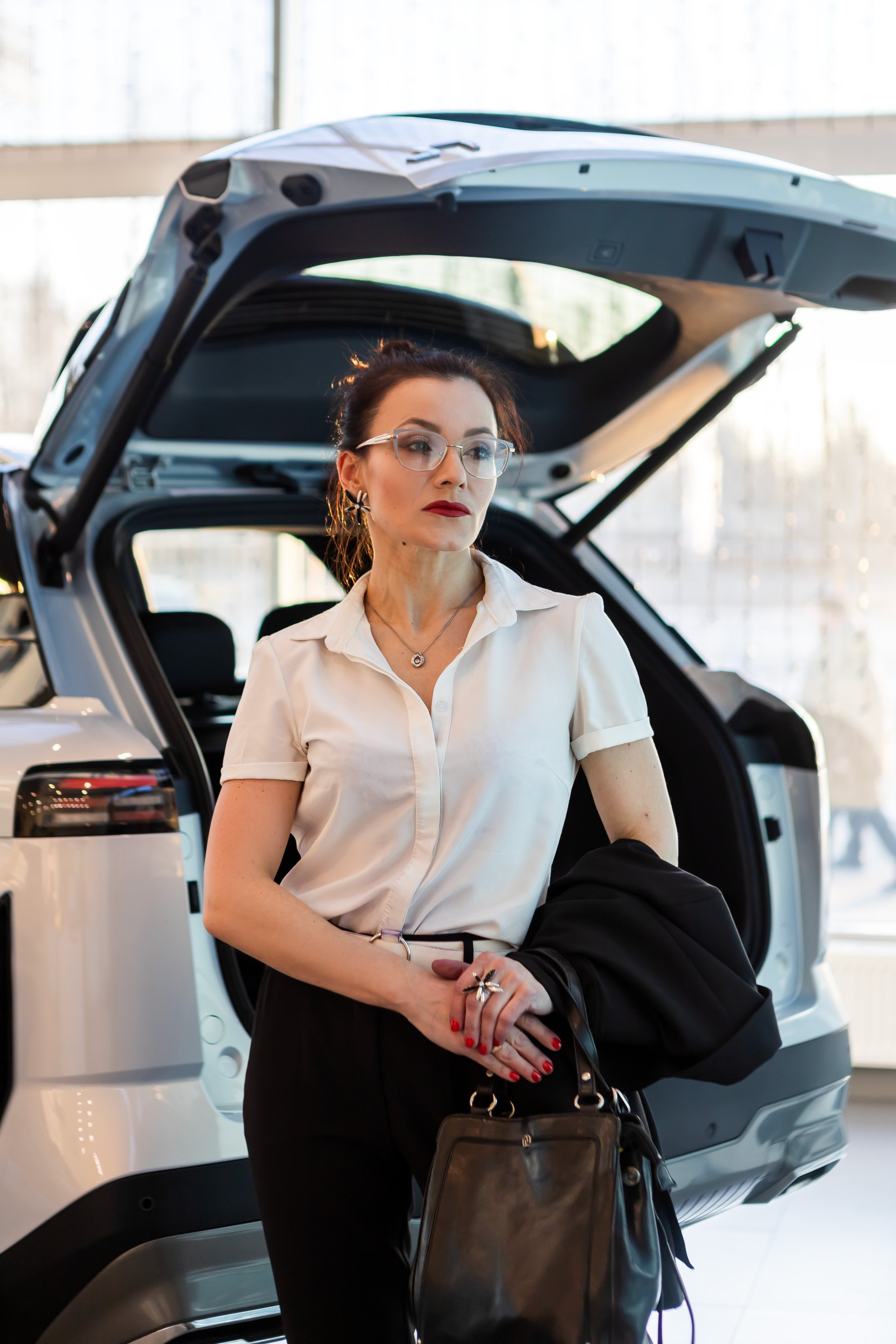 Рекламная фотосессия в ДЦ OMODA и JAECOO в Коломне. Фотограф в Коломне, Рязани, Москве. Готовность фото на следующий день