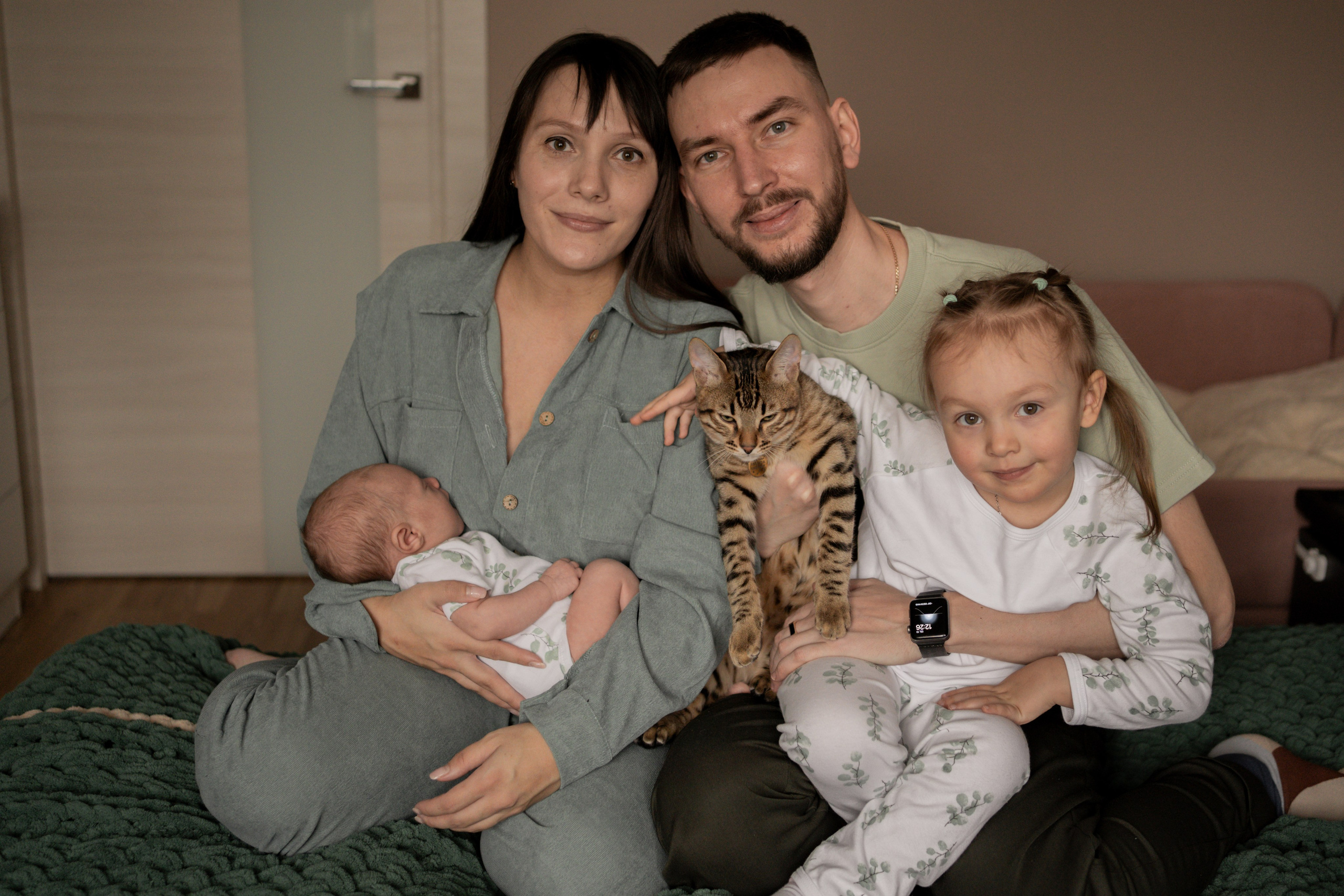 Оля, Коля, Аня, Рита. Фотограф грудного вскармливания в Москве Екатерина