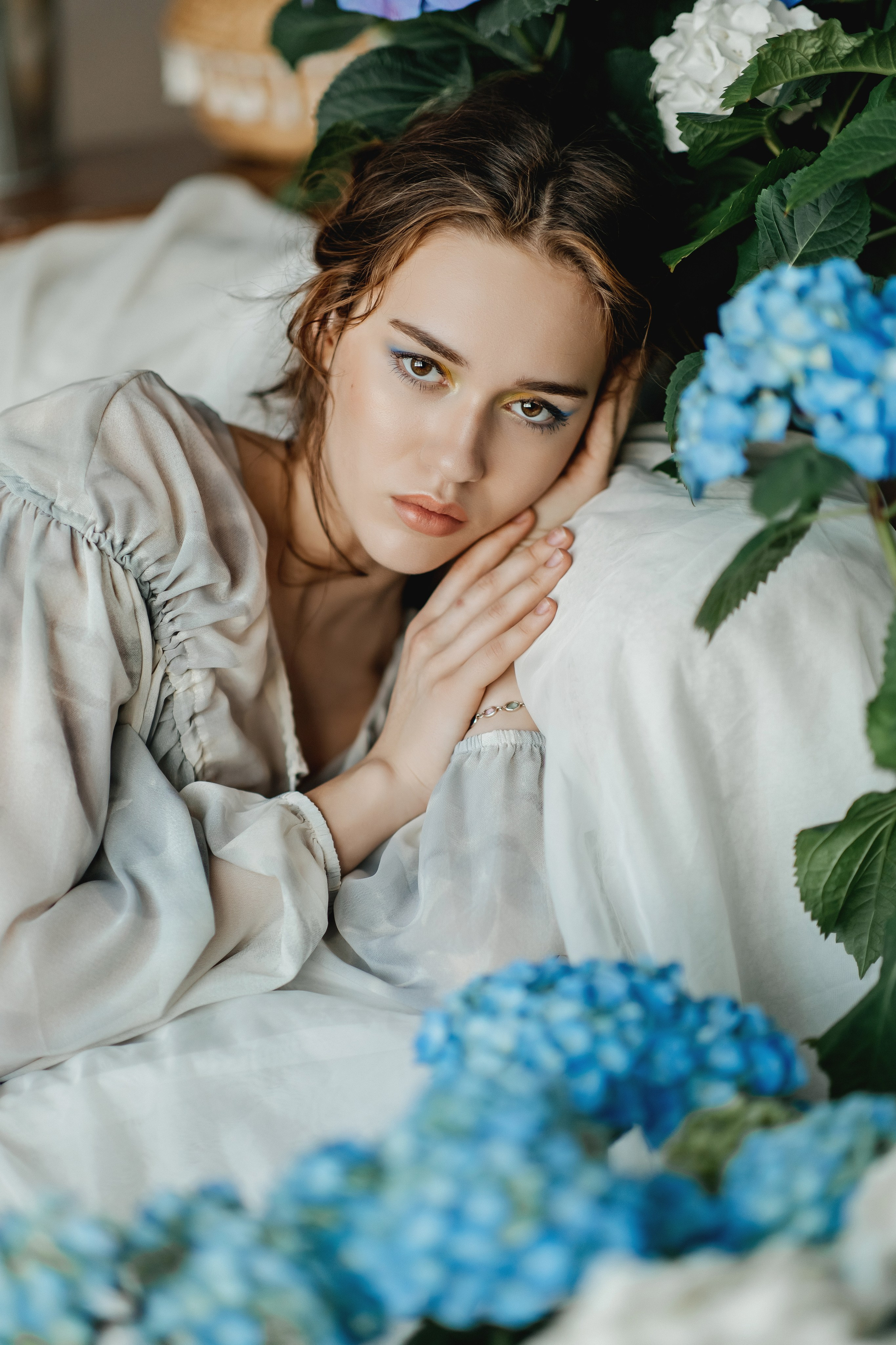 Портретная фотосессия в гортензиях