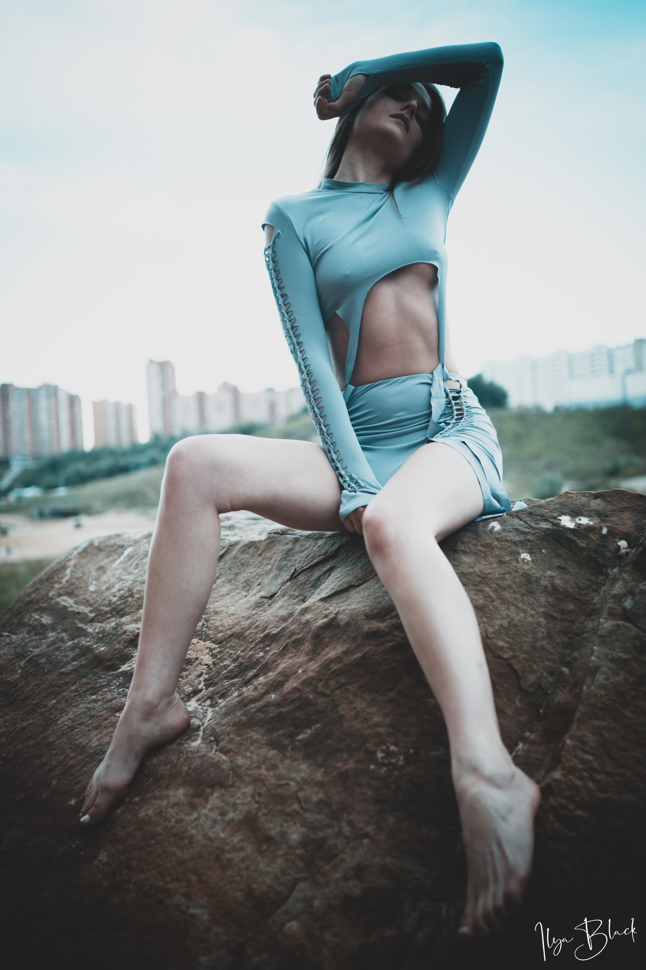 Street. Приветствую!  Я Ilya Black, увлечен фотографией и работаю в разных жанрах, от динамичной уличной съемки до изысканного фешена