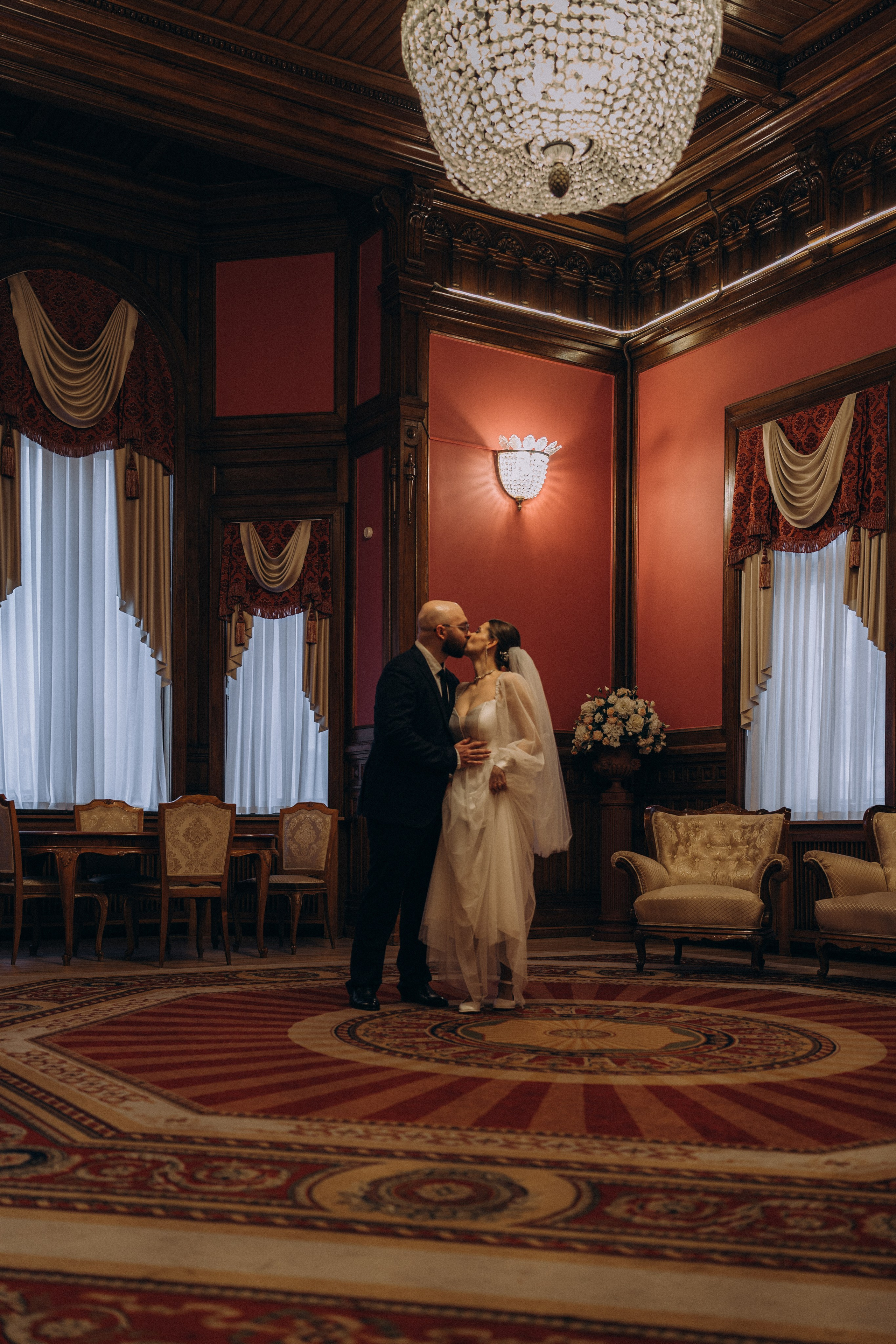 СВАДЕБНАЯ СЬЕМКА ВО ВТОРОМ ДВОРЦЕ (ДЕКАБРЬ) ТАКЖЕ СЬЕМКА В СТУДИИ НА ЧЕРНЫШЕВСКОЙ. Профессиональный фотограф, Санкт-Петербург — Виктория Богомолова