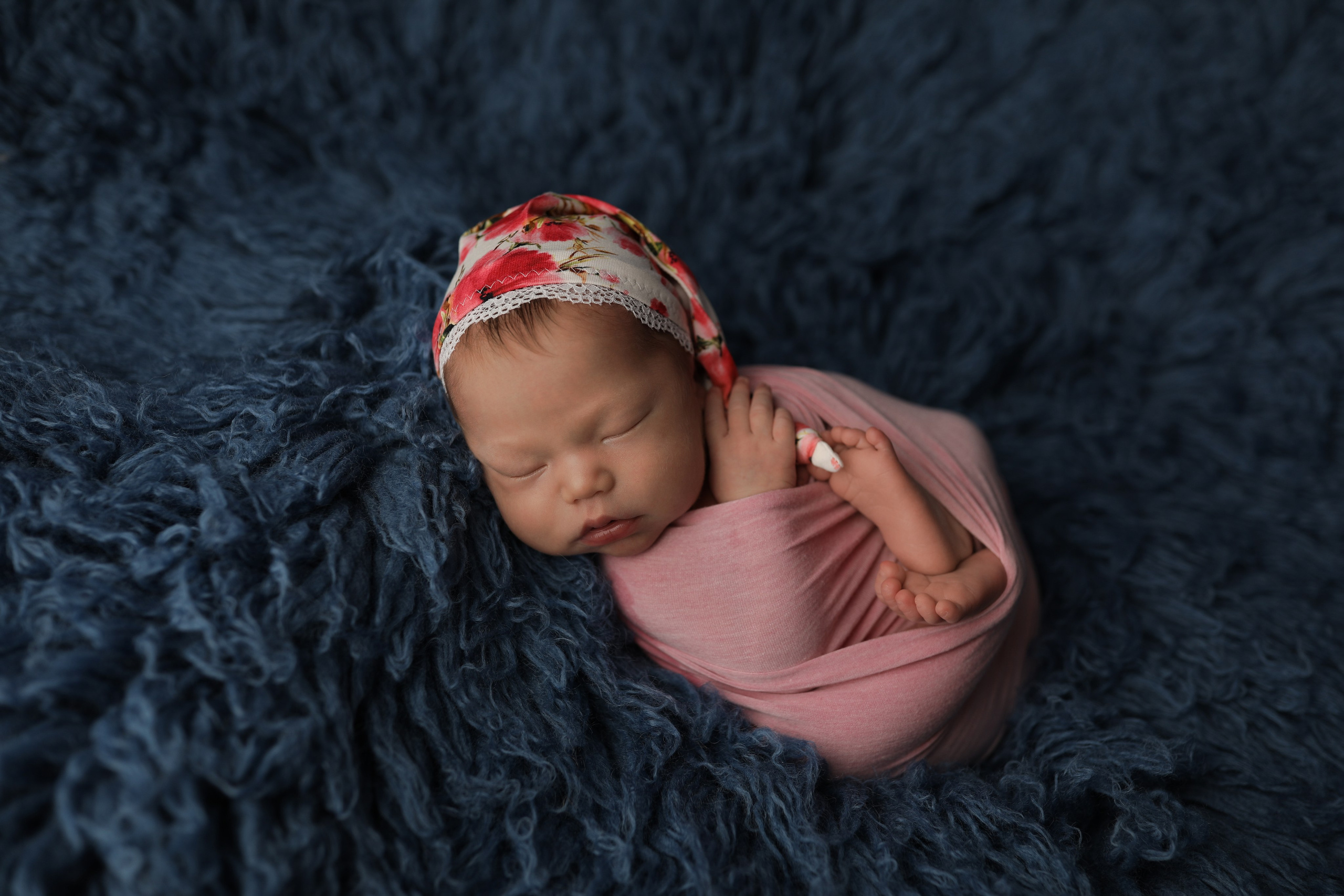 PH @anna_molodykh_newborn.almaty. Retoucher Aleksmokh