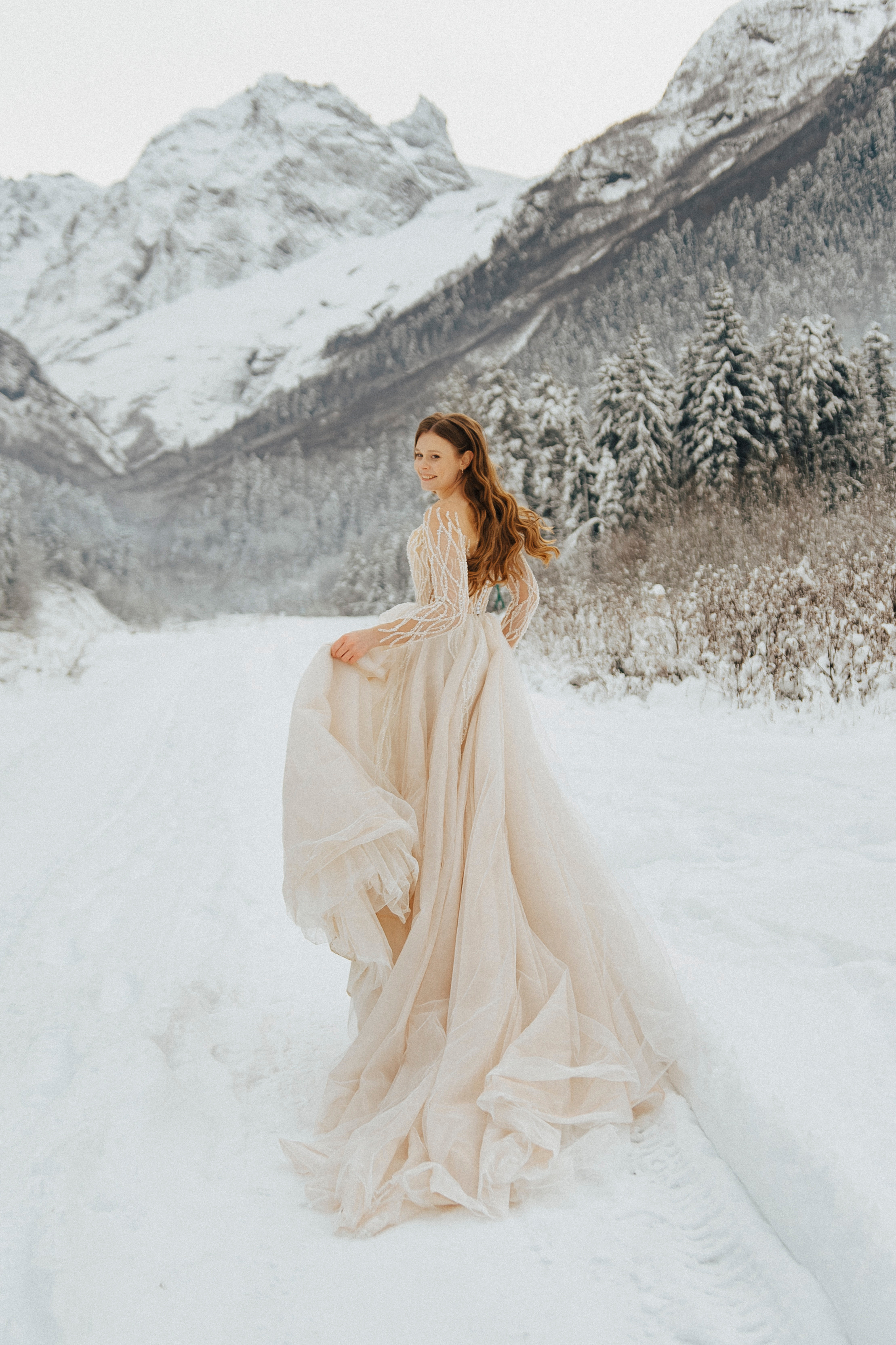 Свадебный видеограф фотограф Домбай Архыз Эльбрус Пятигорск кмв Гудаури Свадьба в горах Фотосессии