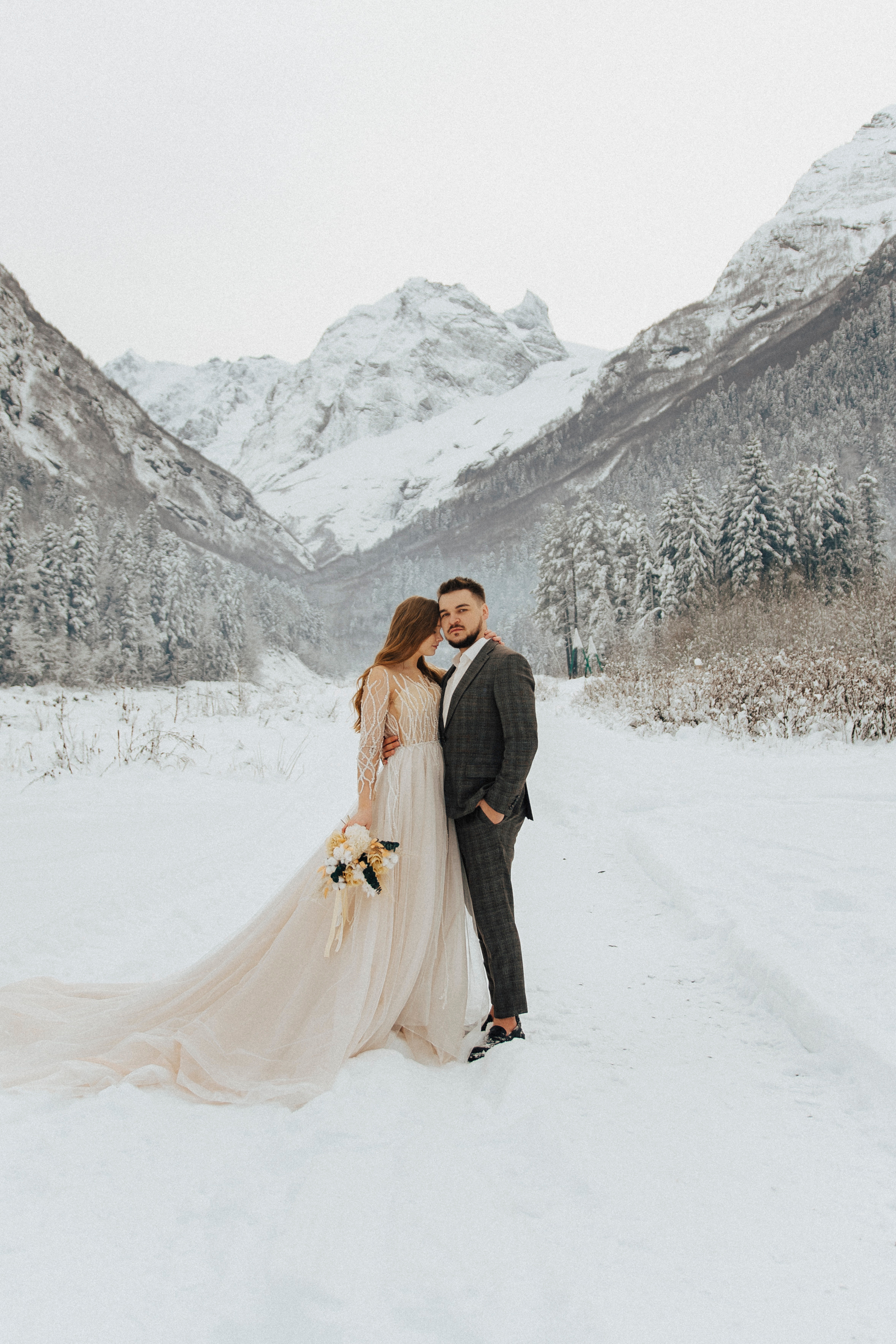 Свадебный  фотограф Домбай Архыз Эльбрус Пятигорск кмв Гудаури Свадьба в горах Фотосессии