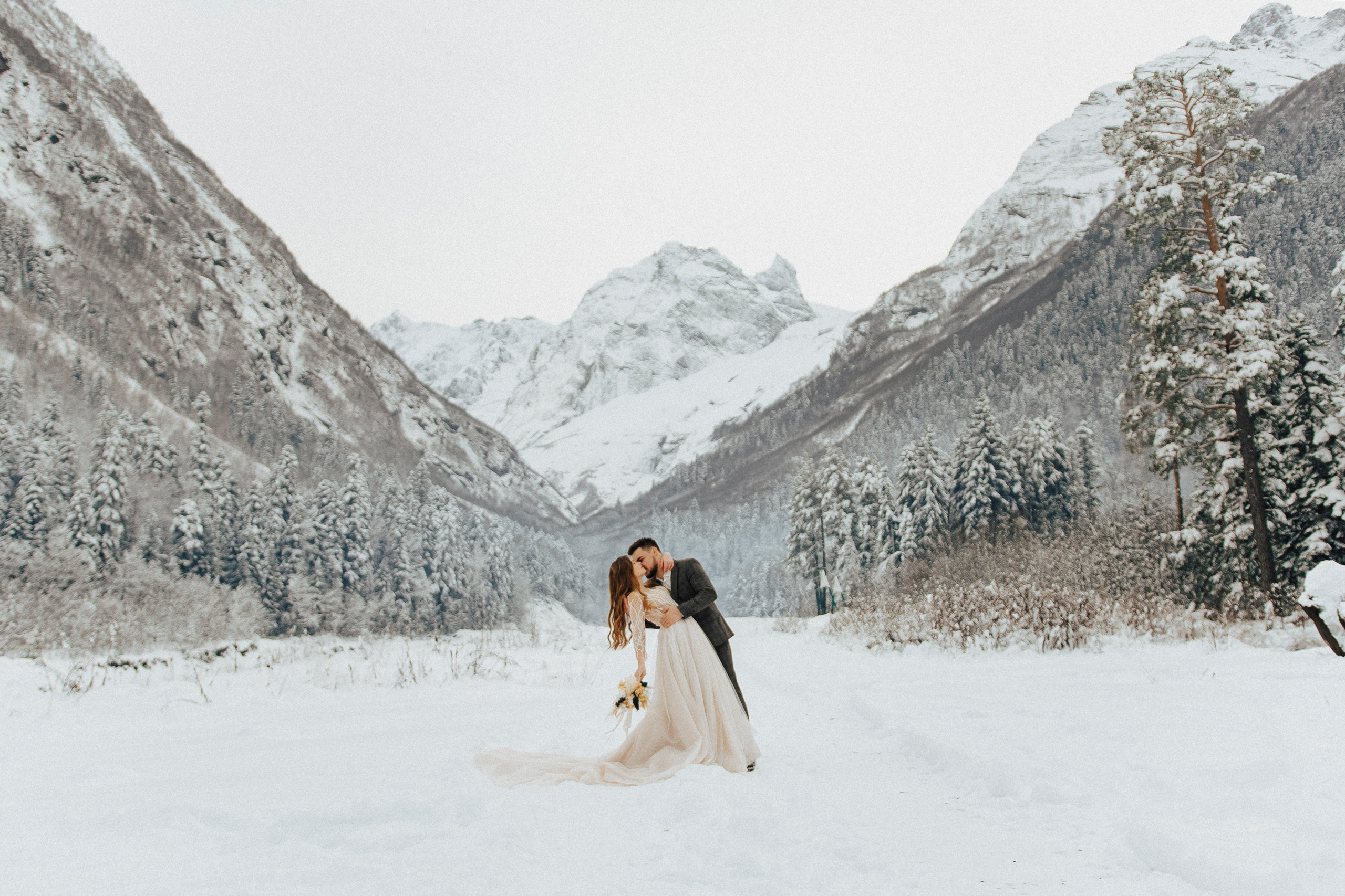 Свадебный  фотограф Домбай Архыз Эльбрус Пятигорск кмв Гудаури Свадьба в горах Фотосессии