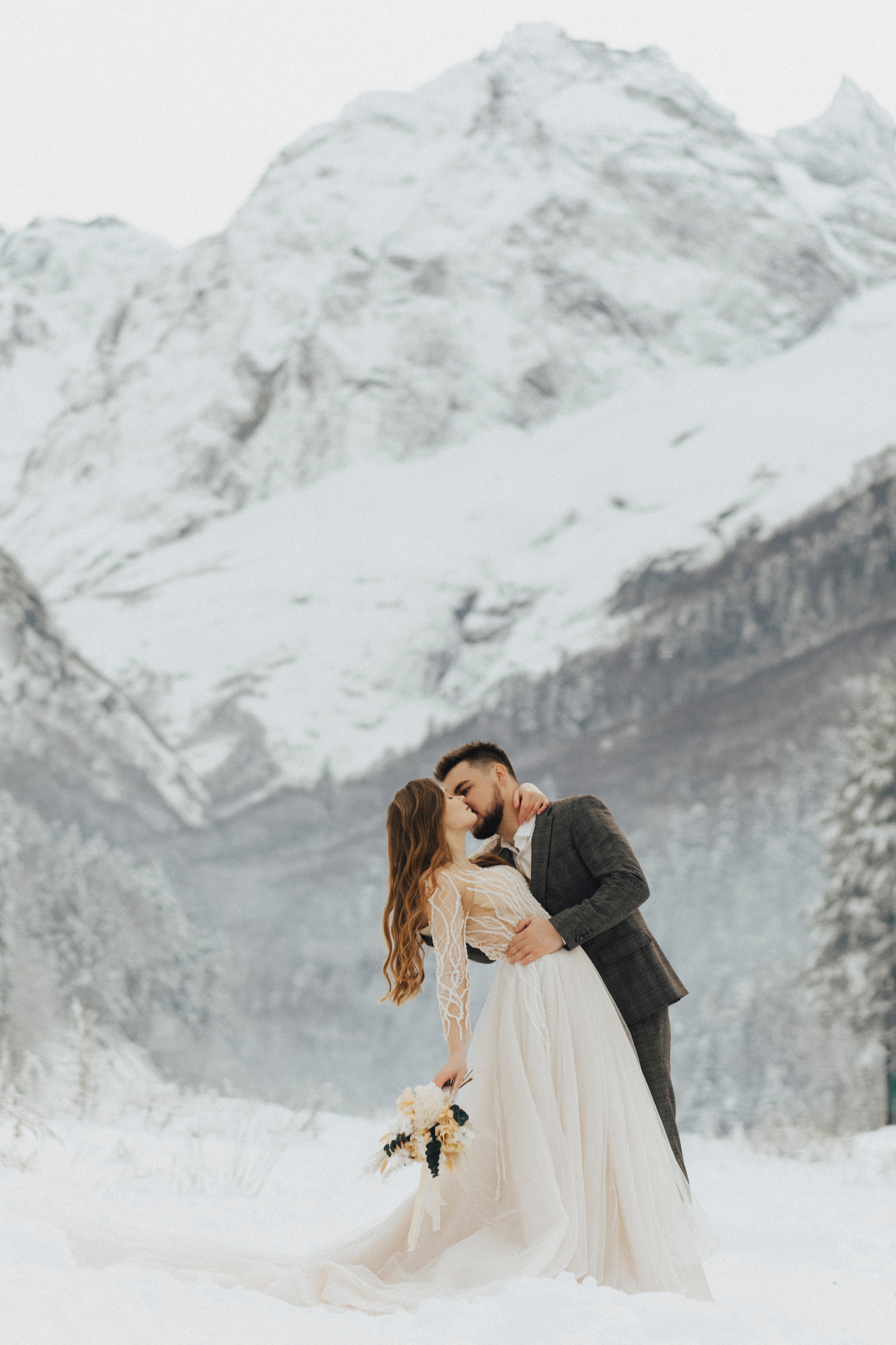 Свадебный  фотограф Домбай Архыз Эльбрус Пятигорск кмв Гудаури Свадьба в горах Фотосессии